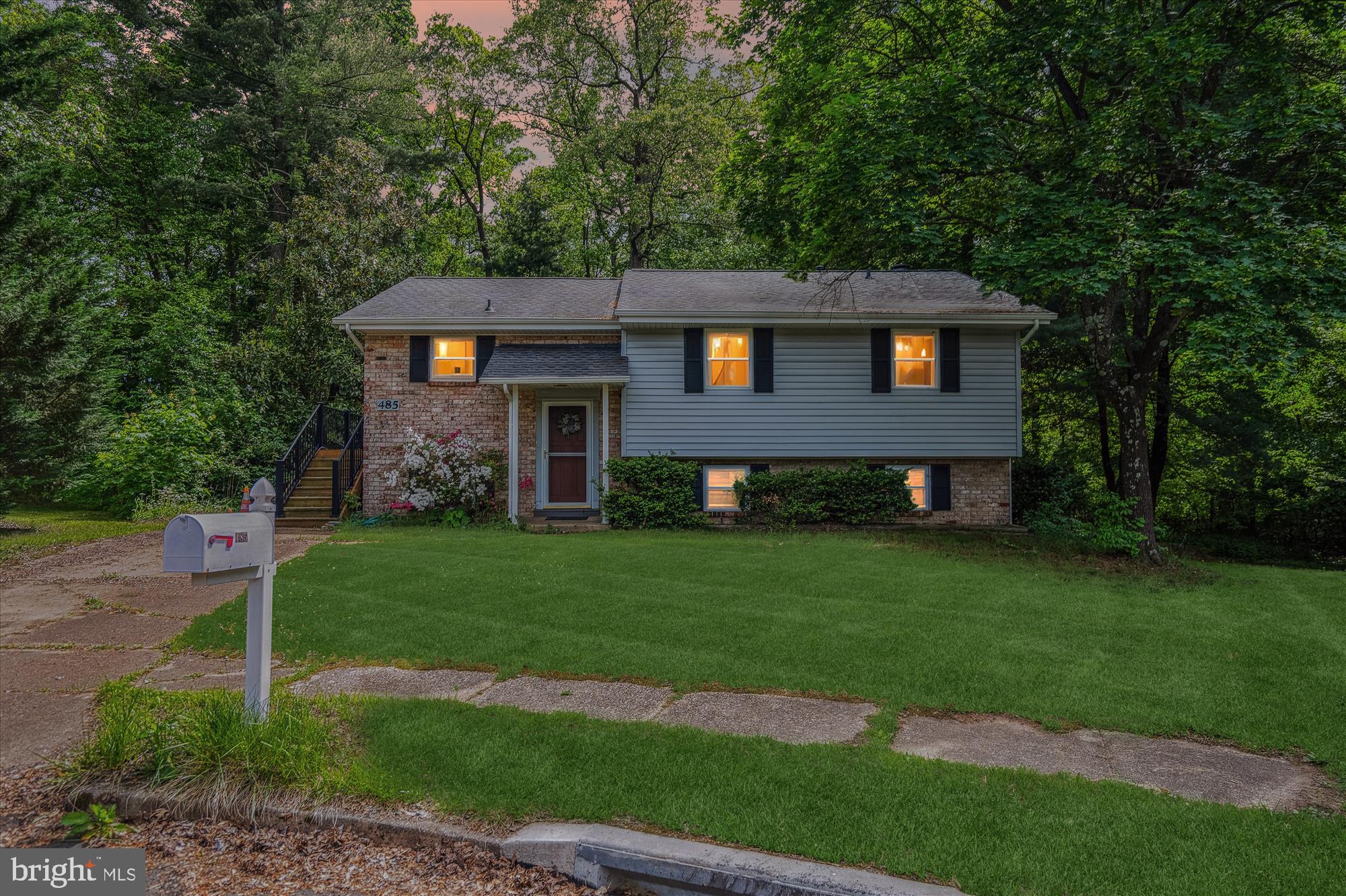 485 VICTORIA COURT