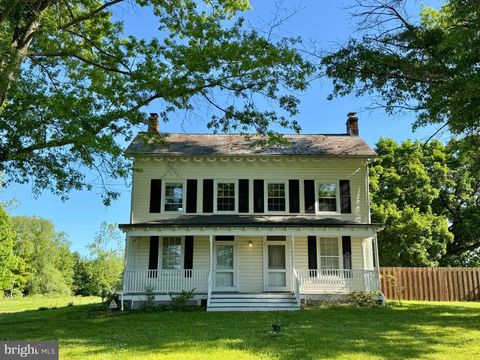 321 LURGAN ROAD NEW HOPE PA 18938