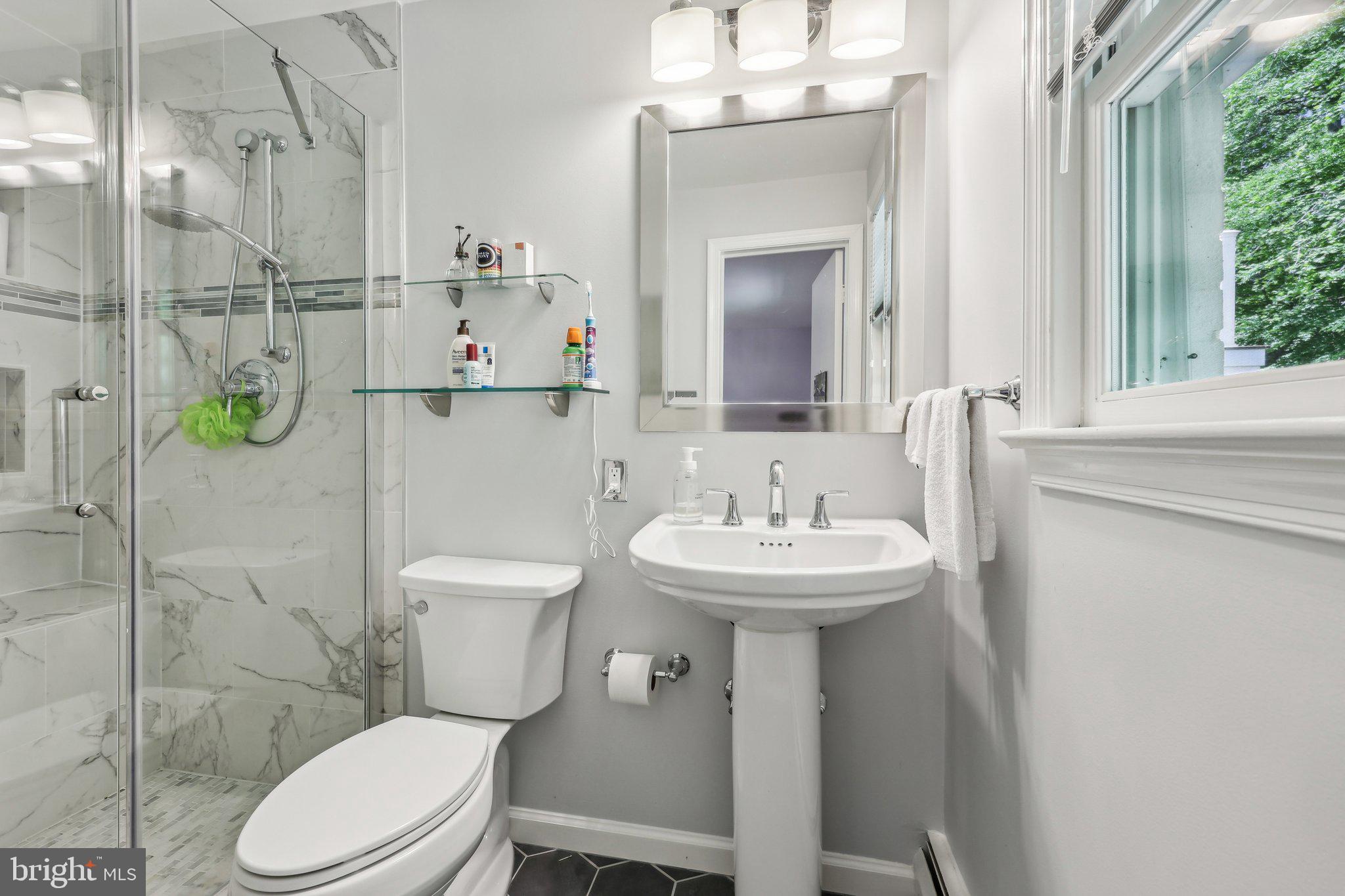 LORCOM GROVE - Residential