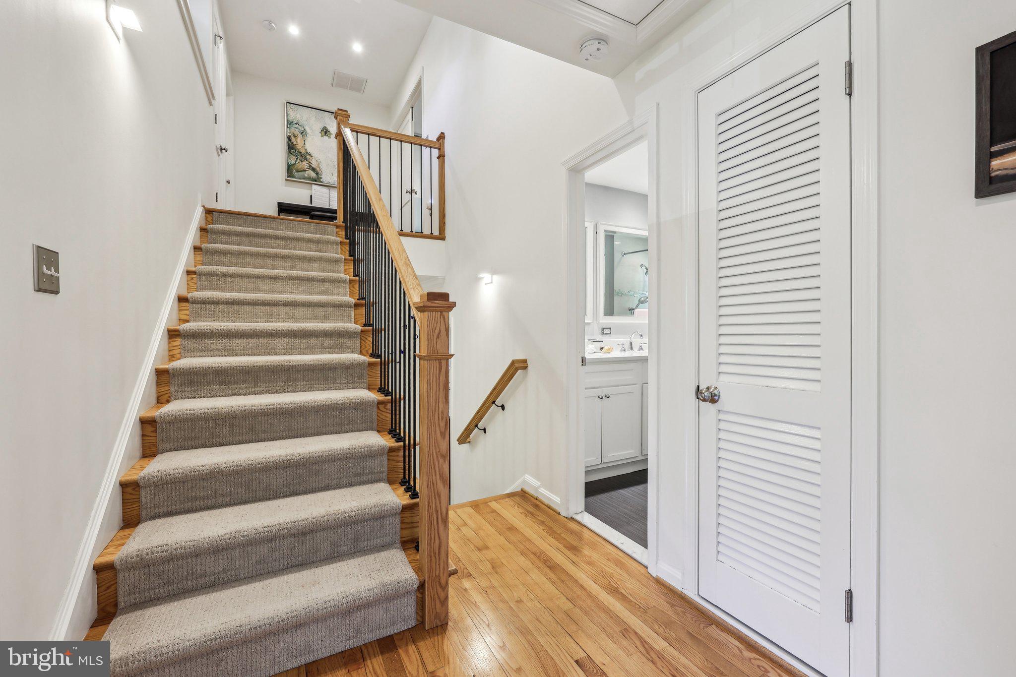 LORCOM GROVE - Residential