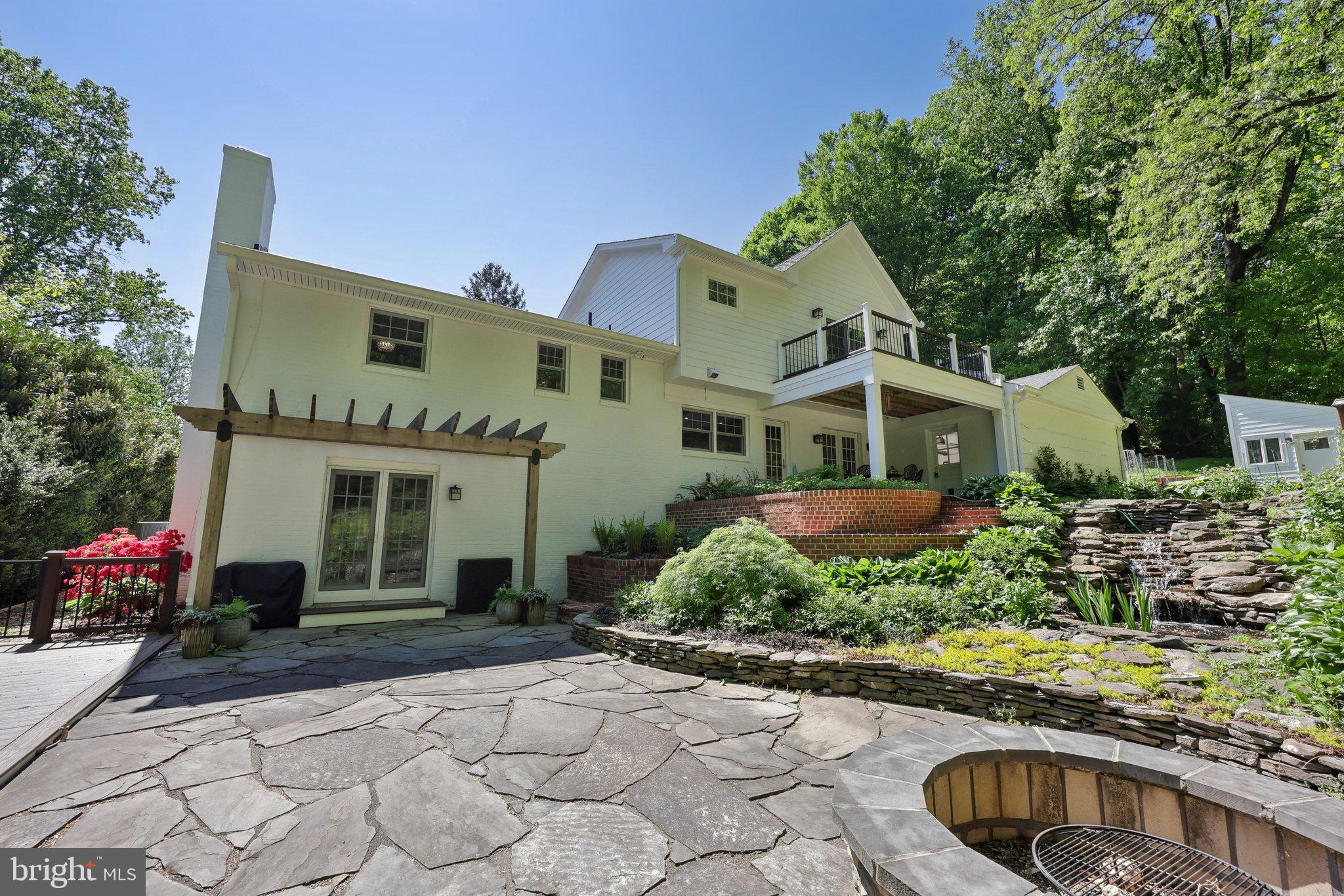 LORCOM GROVE - Residential