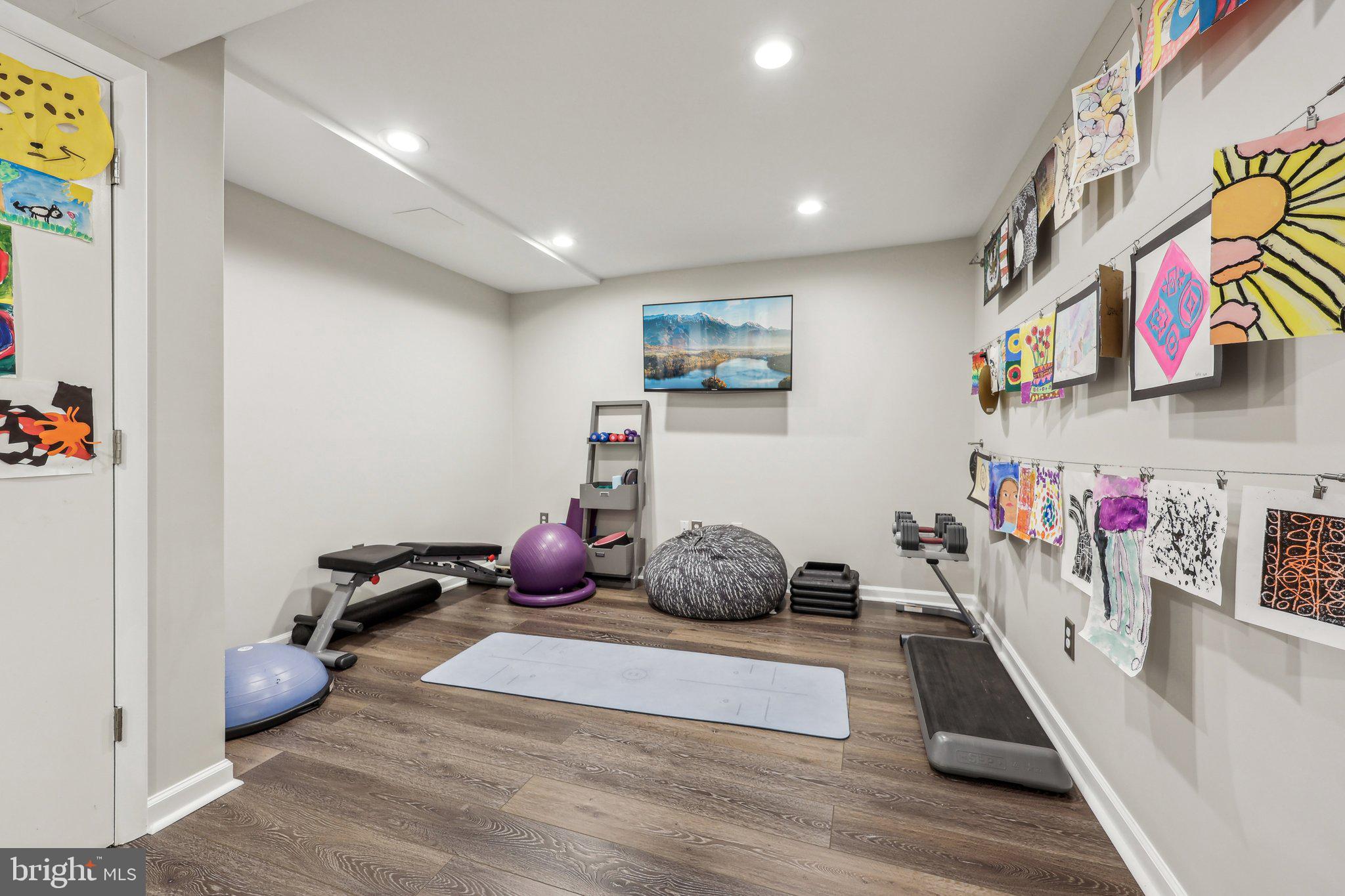 LORCOM GROVE - Residential