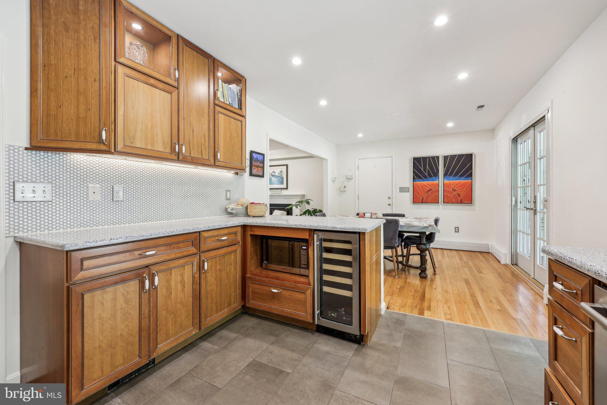 LORCOM GROVE - Residential