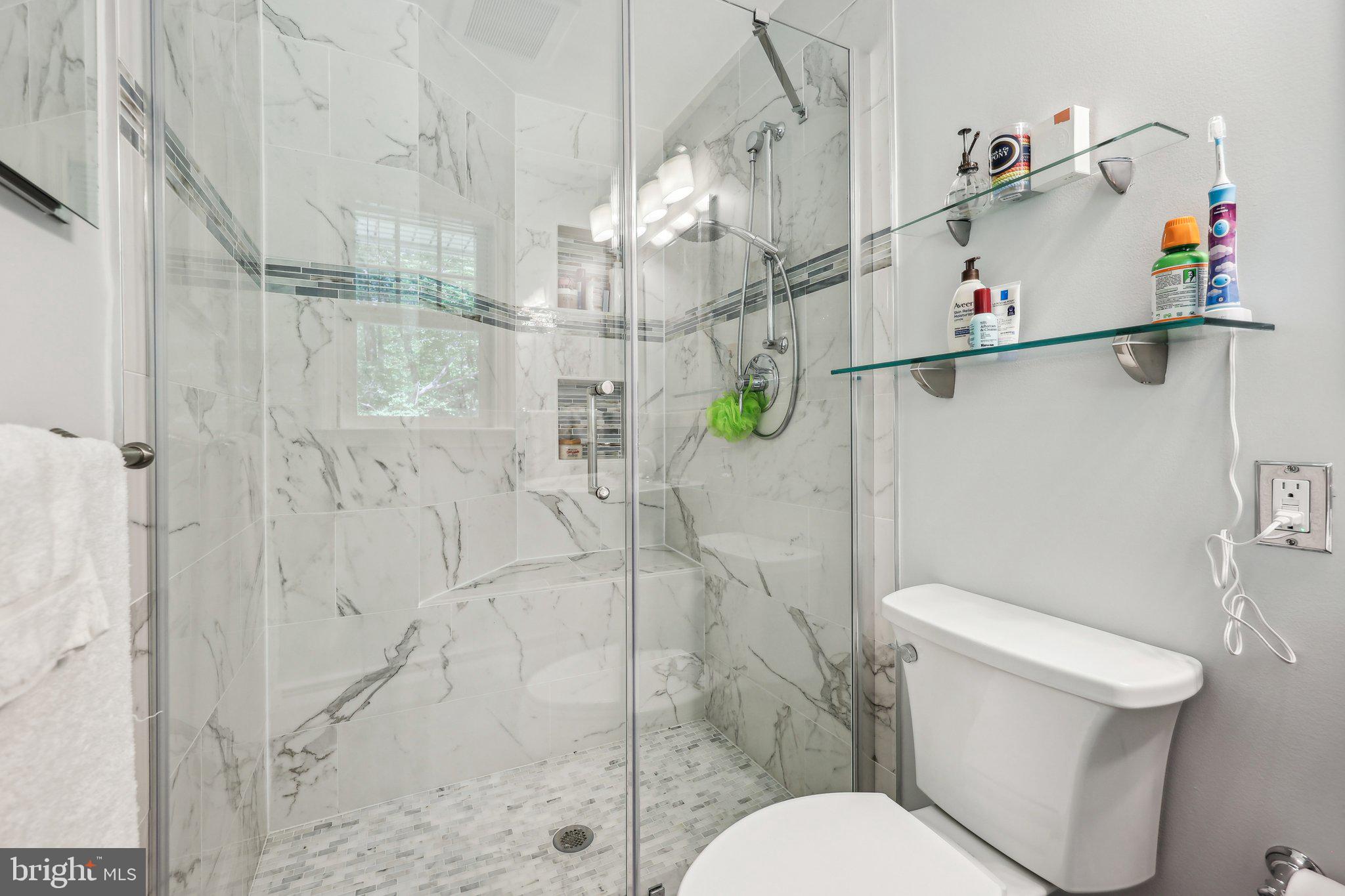 LORCOM GROVE - Residential