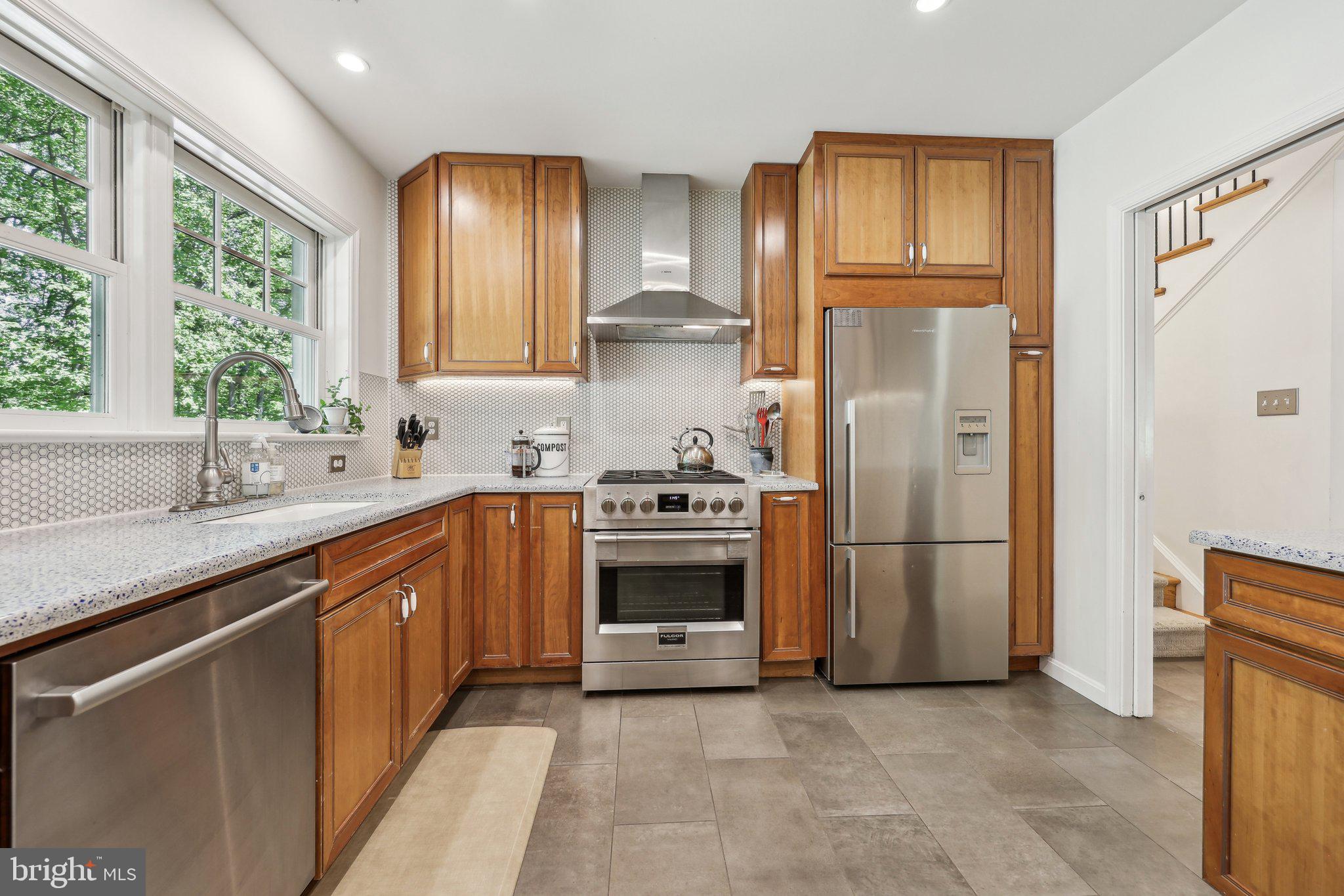 LORCOM GROVE - Residential