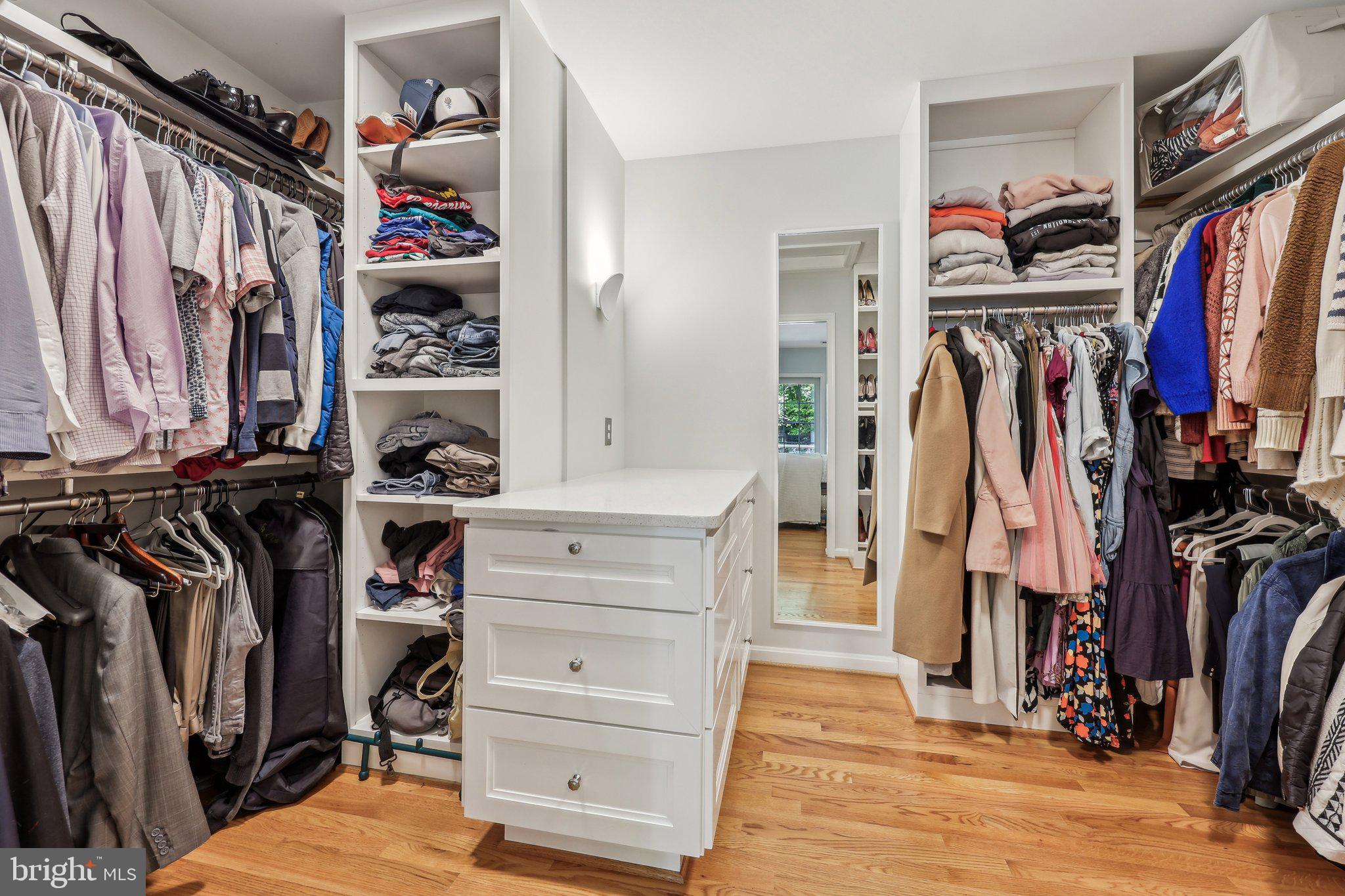 LORCOM GROVE - Residential