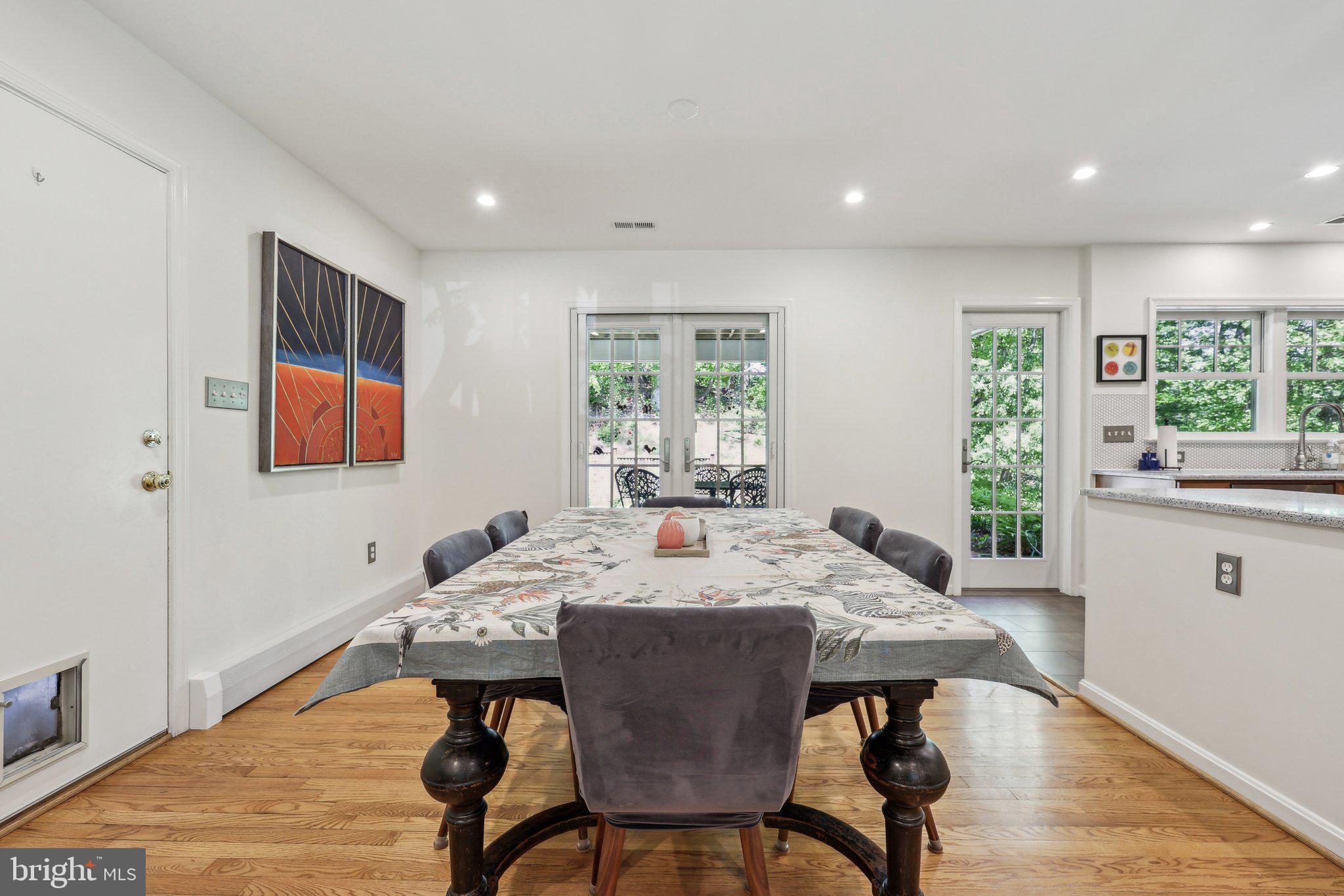 LORCOM GROVE - Residential