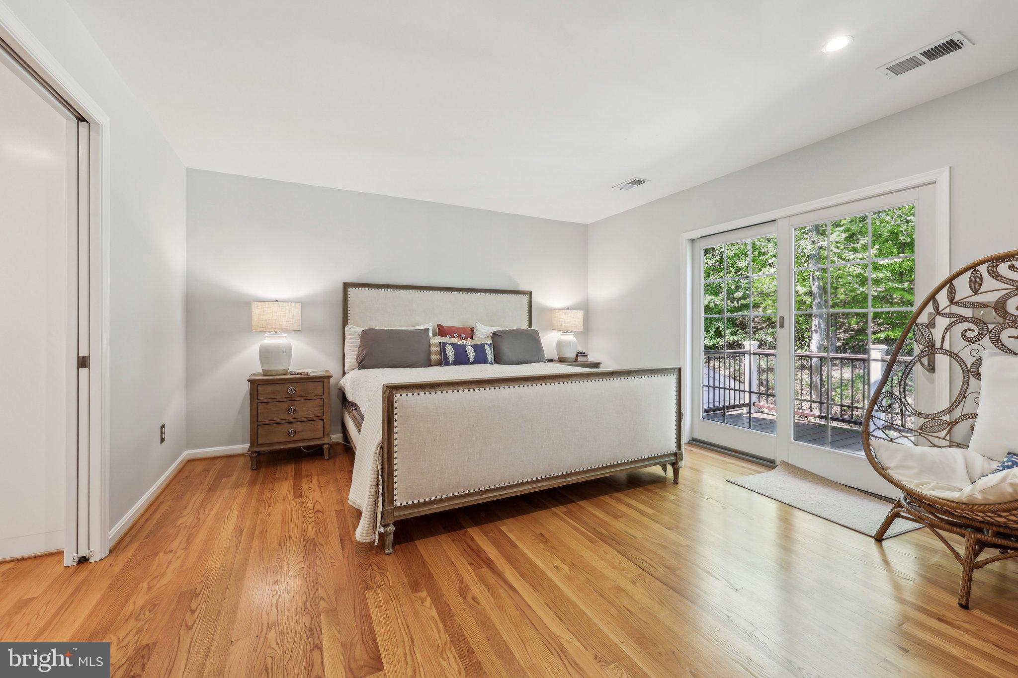 LORCOM GROVE - Residential