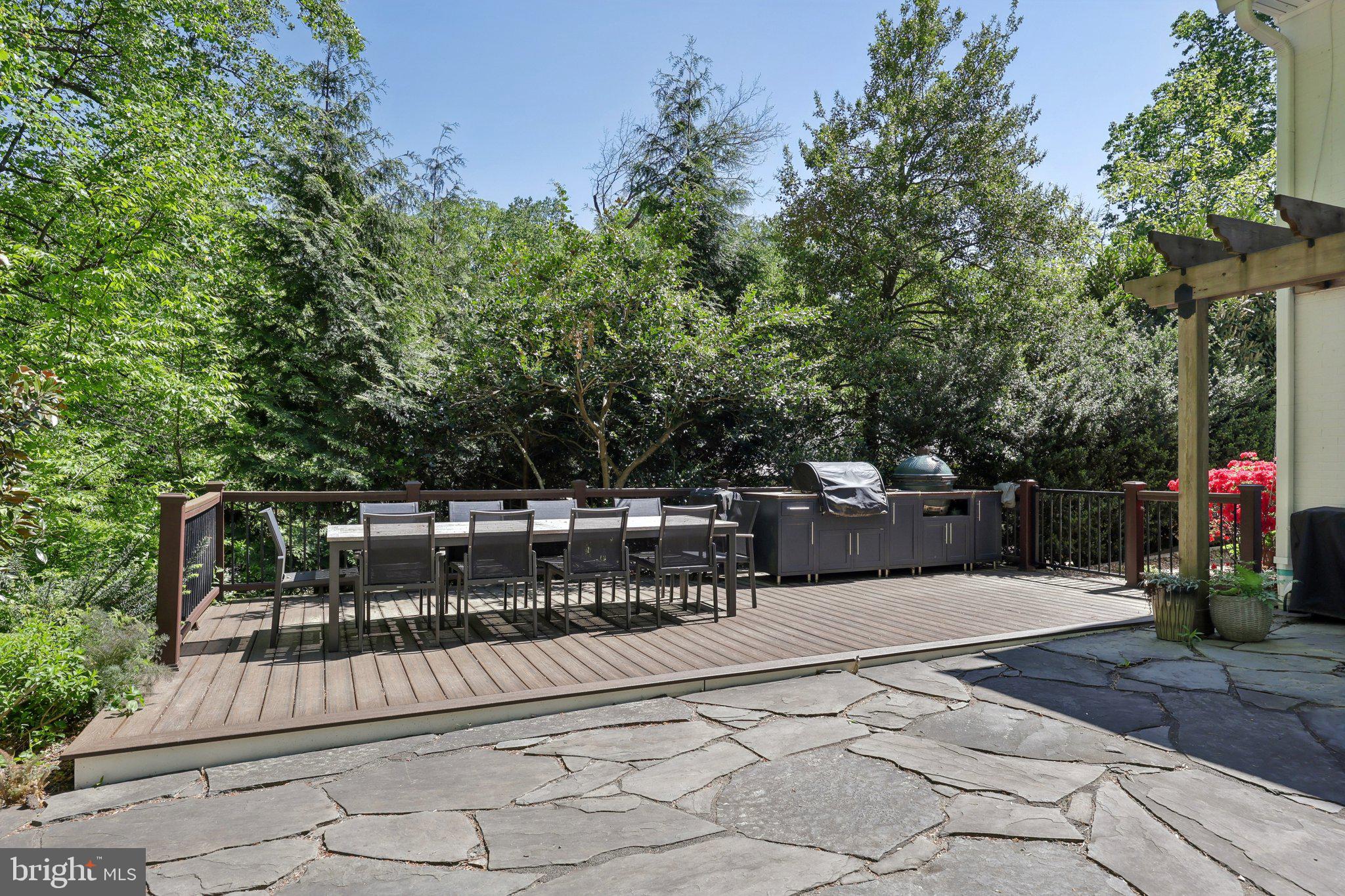 LORCOM GROVE - Residential