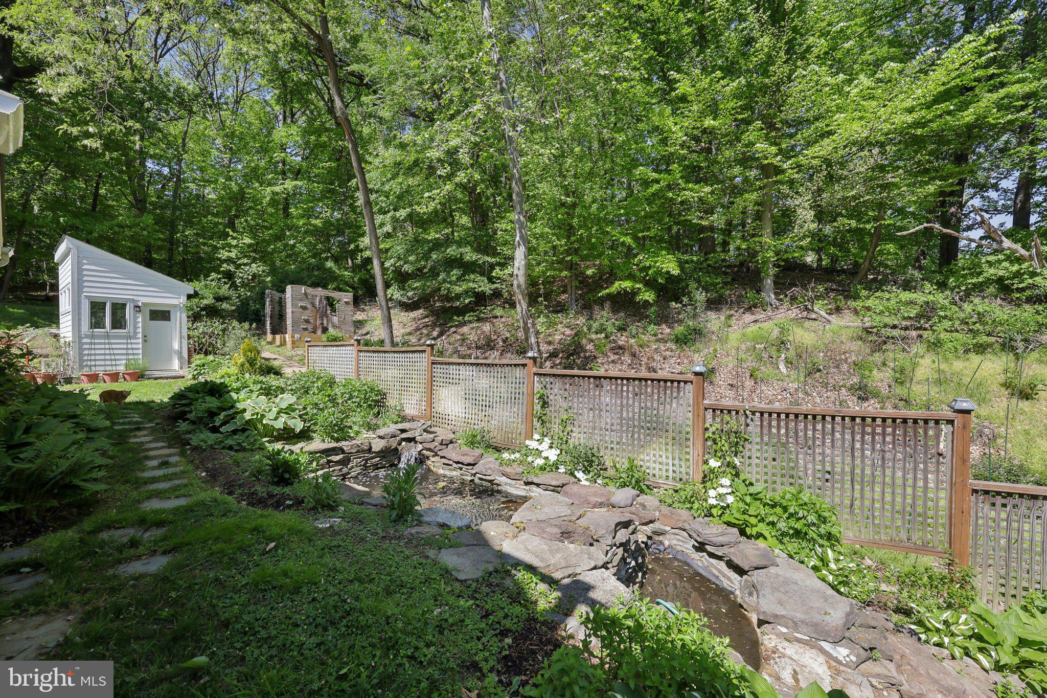 LORCOM GROVE - Residential