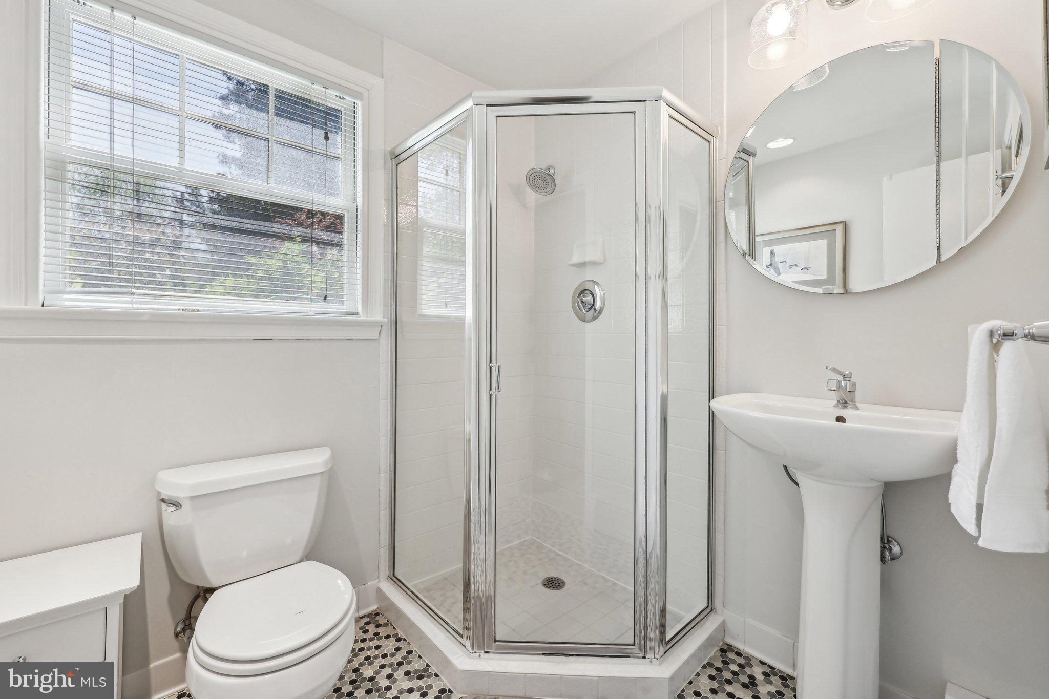 LORCOM GROVE - Residential