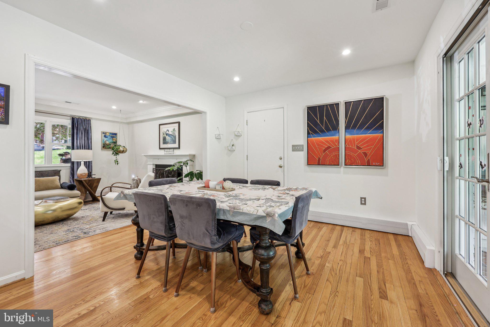 LORCOM GROVE - Residential