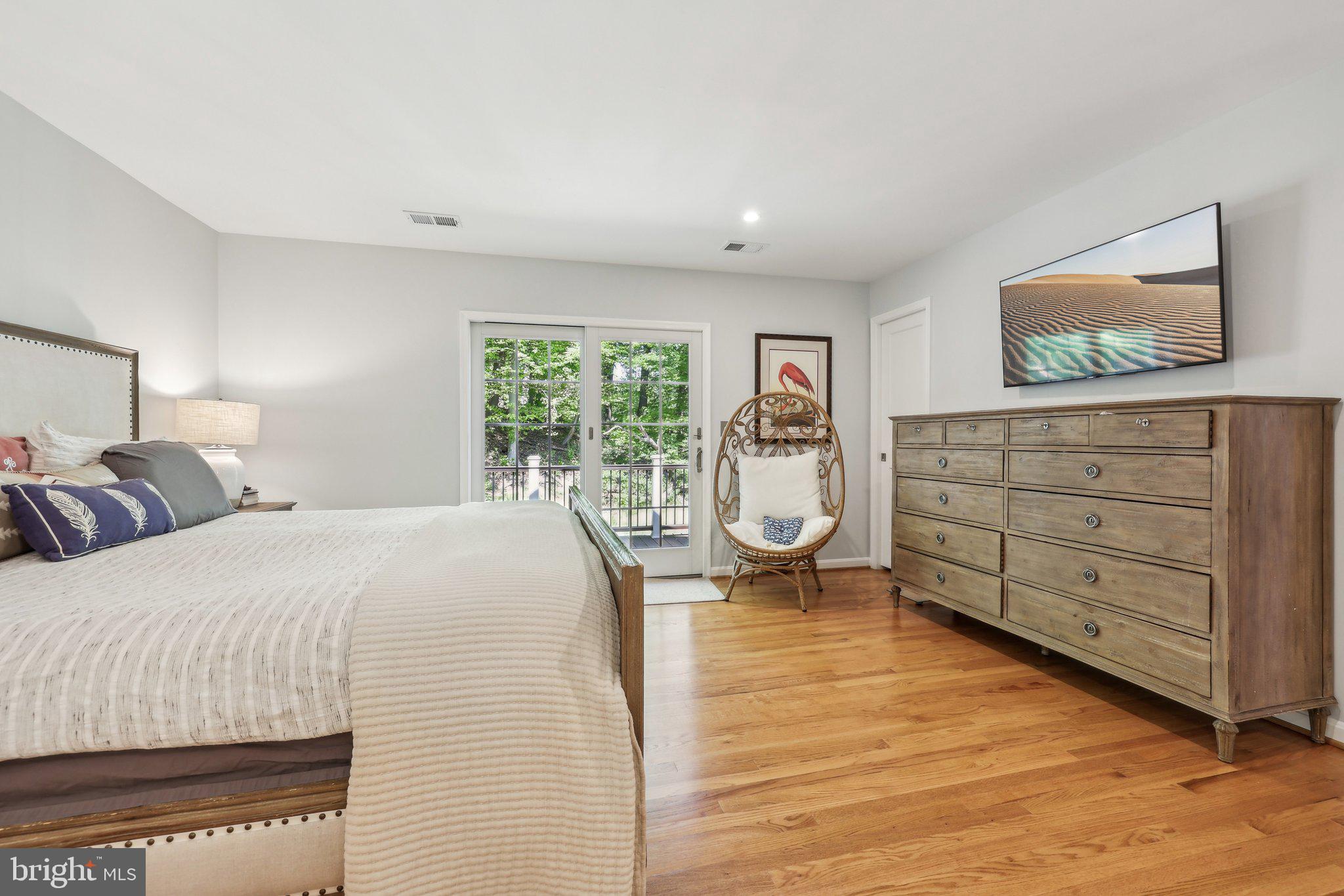 LORCOM GROVE - Residential