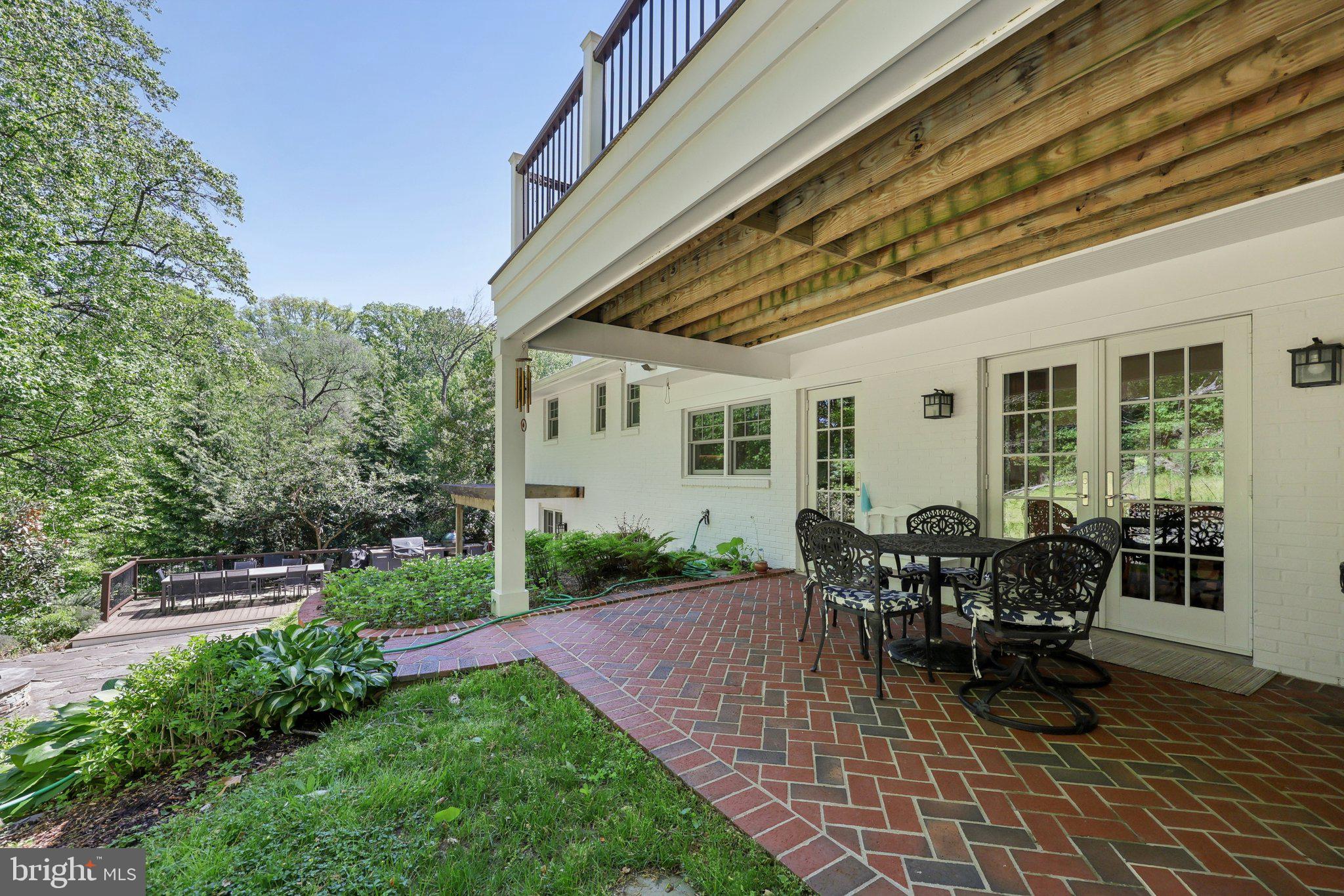 LORCOM GROVE - Residential