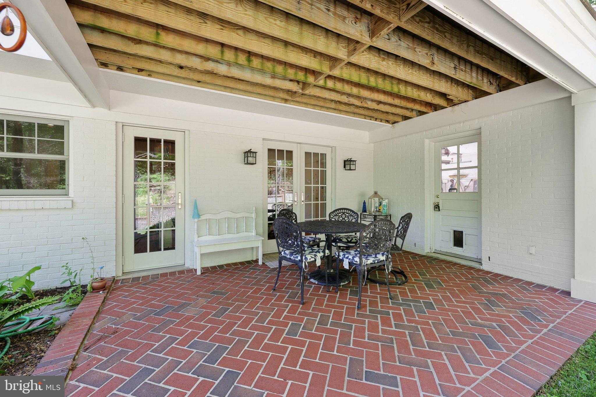 LORCOM GROVE - Residential