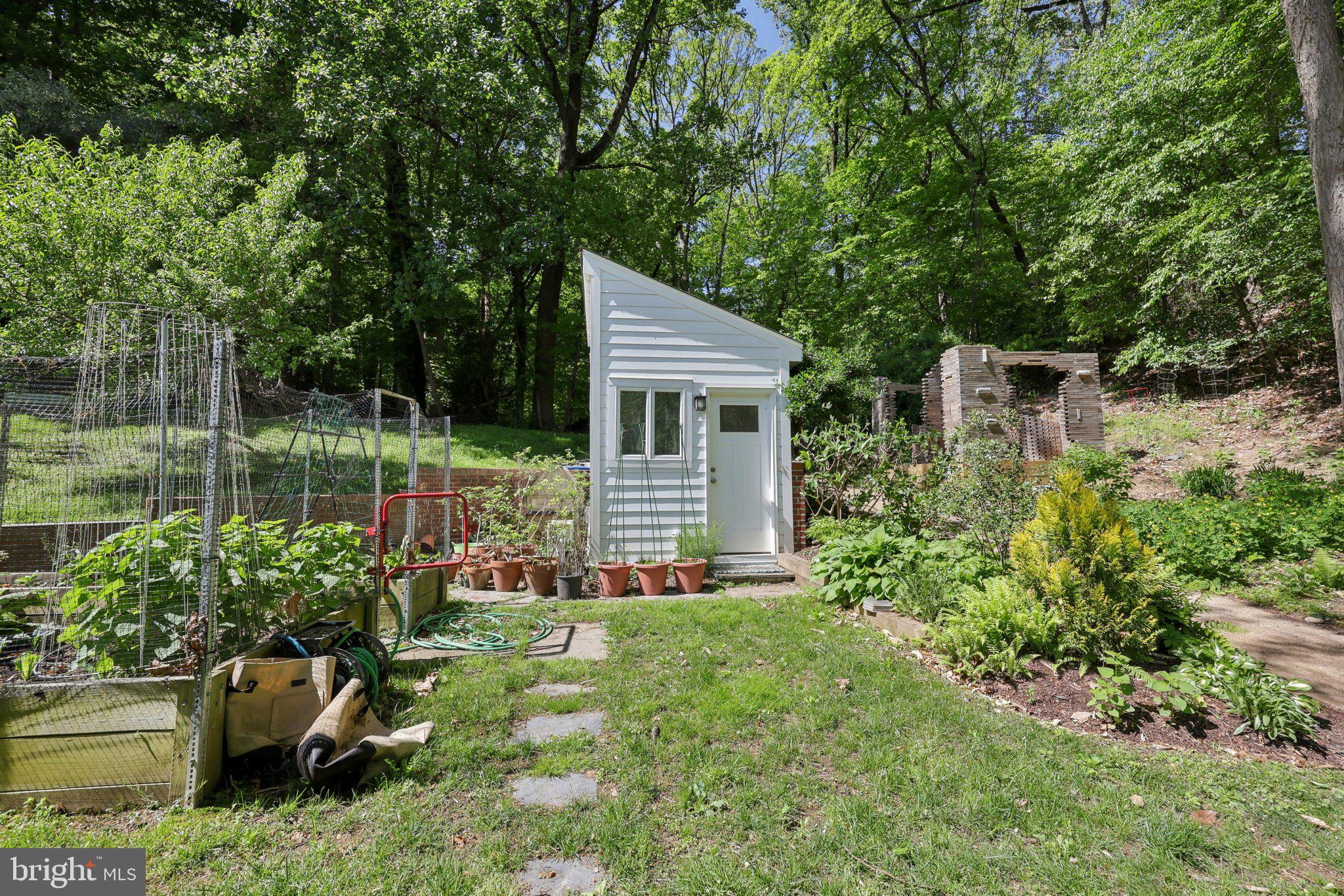 LORCOM GROVE - Residential