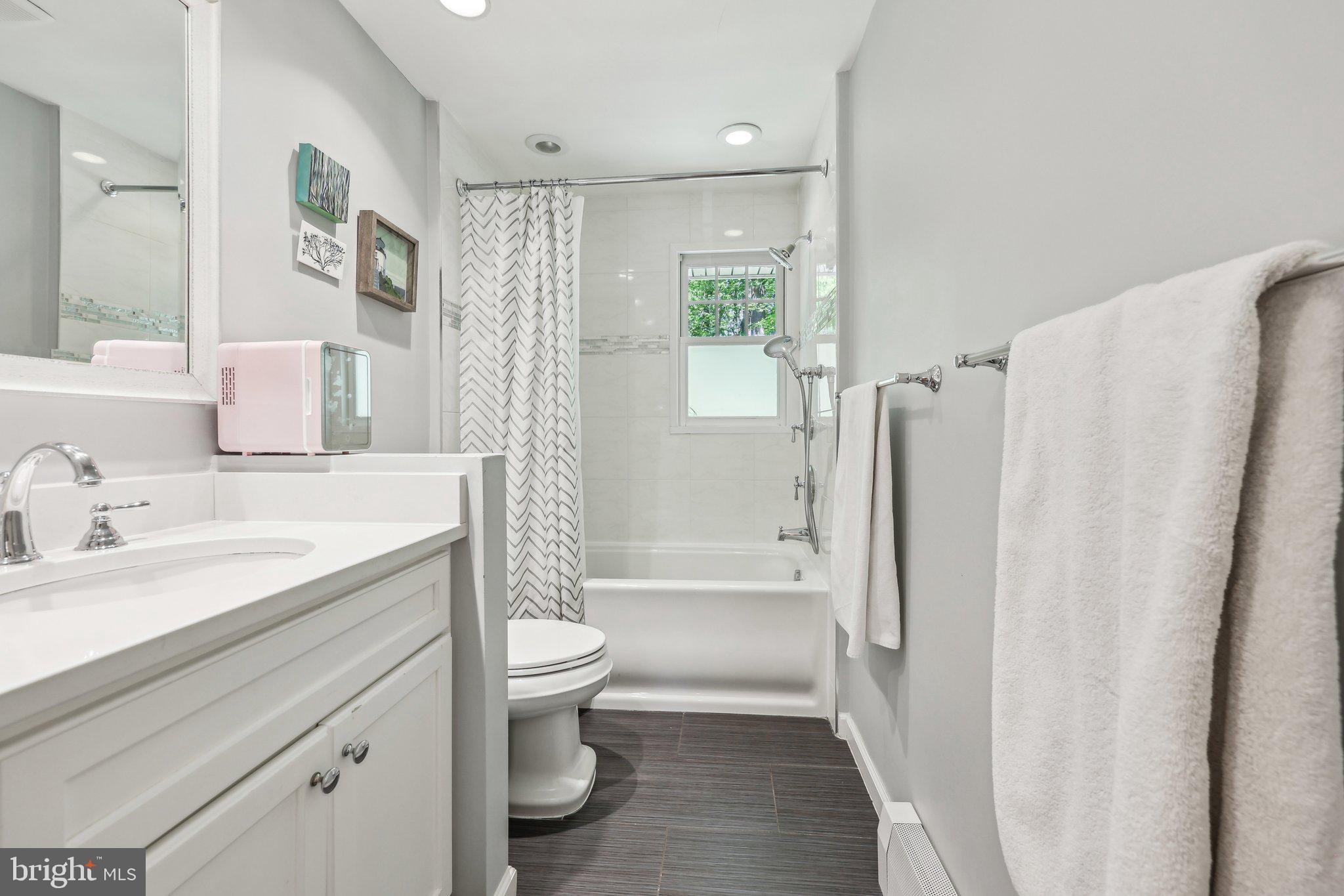 LORCOM GROVE - Residential