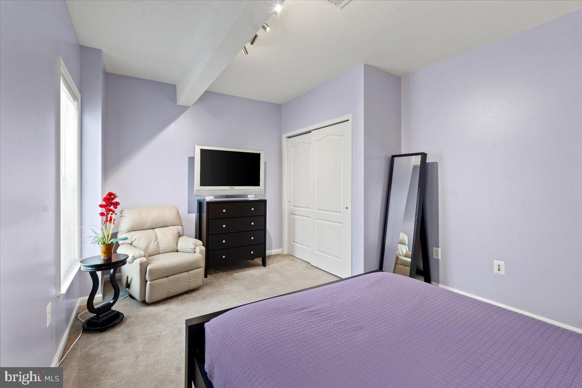 LOUDOUN VALLEY ESTATES 2 - Residential