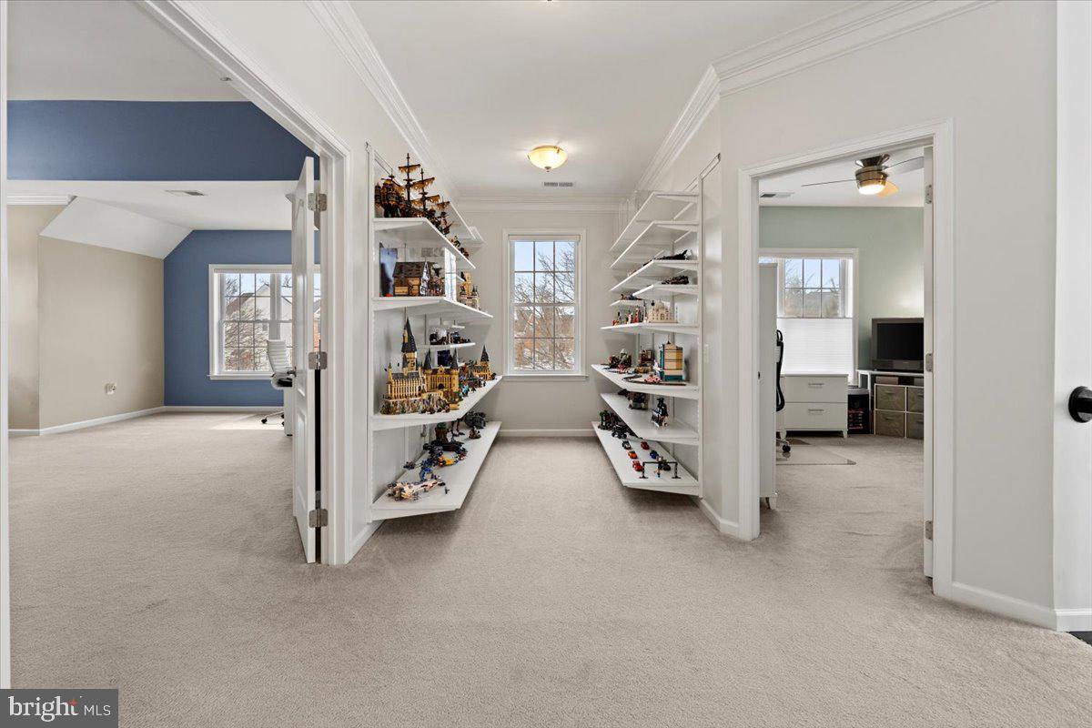 LOUDOUN VALLEY ESTATES 2 - Residential