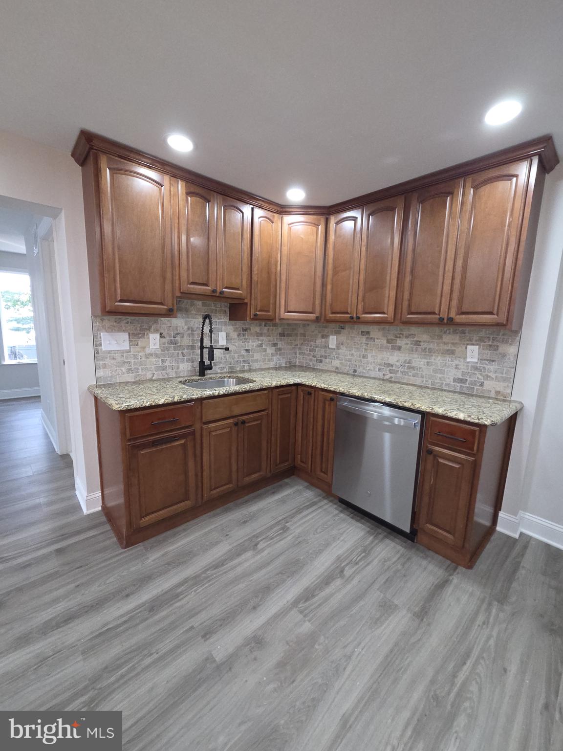 412 FOREST DRIVE