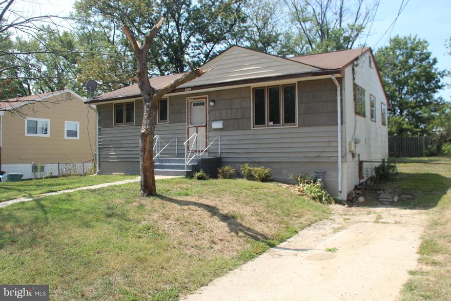 nice quiet street, shopping, bus and 95 close by. Property clean and well kept