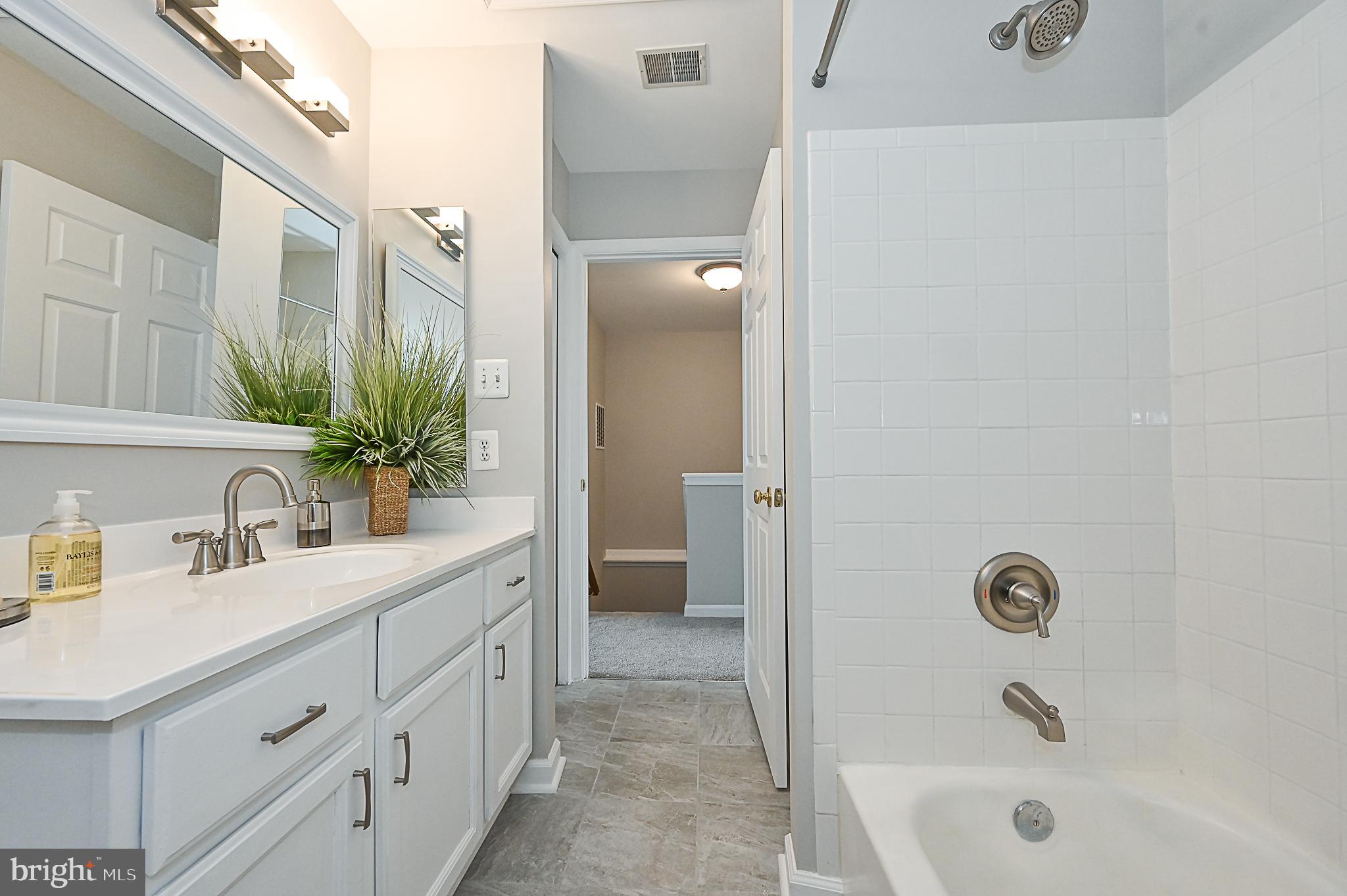 GREENWOOD - Residential Lease