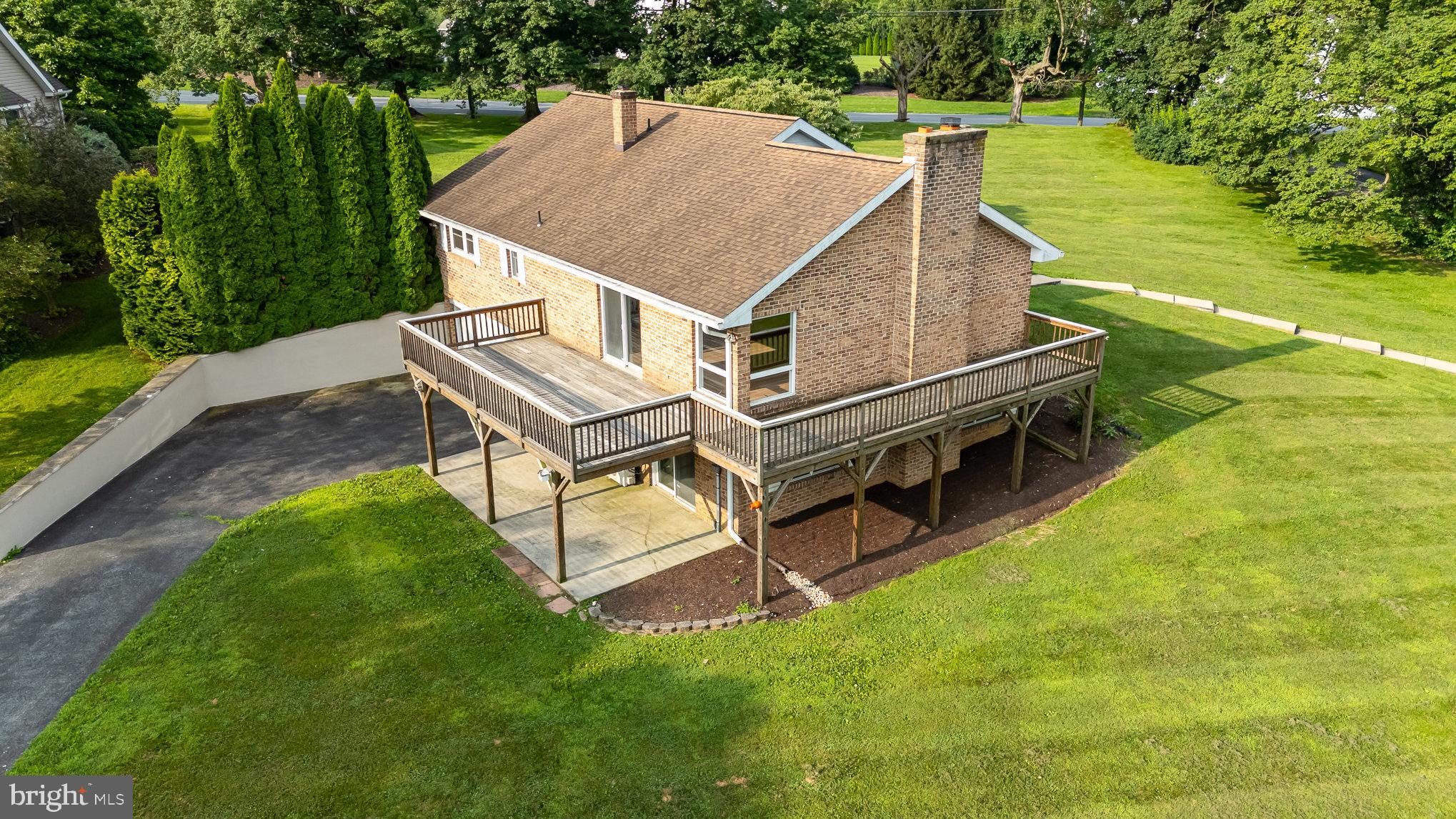 100 MAPLE LANE