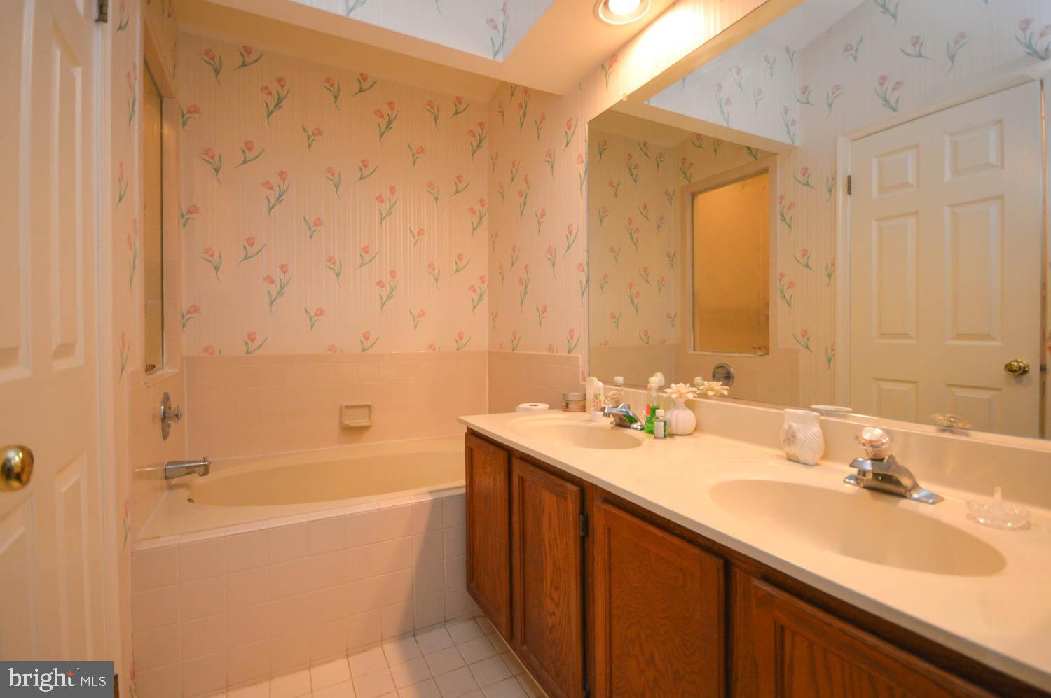 LAUREL LAKES PLAT 5 - Residential