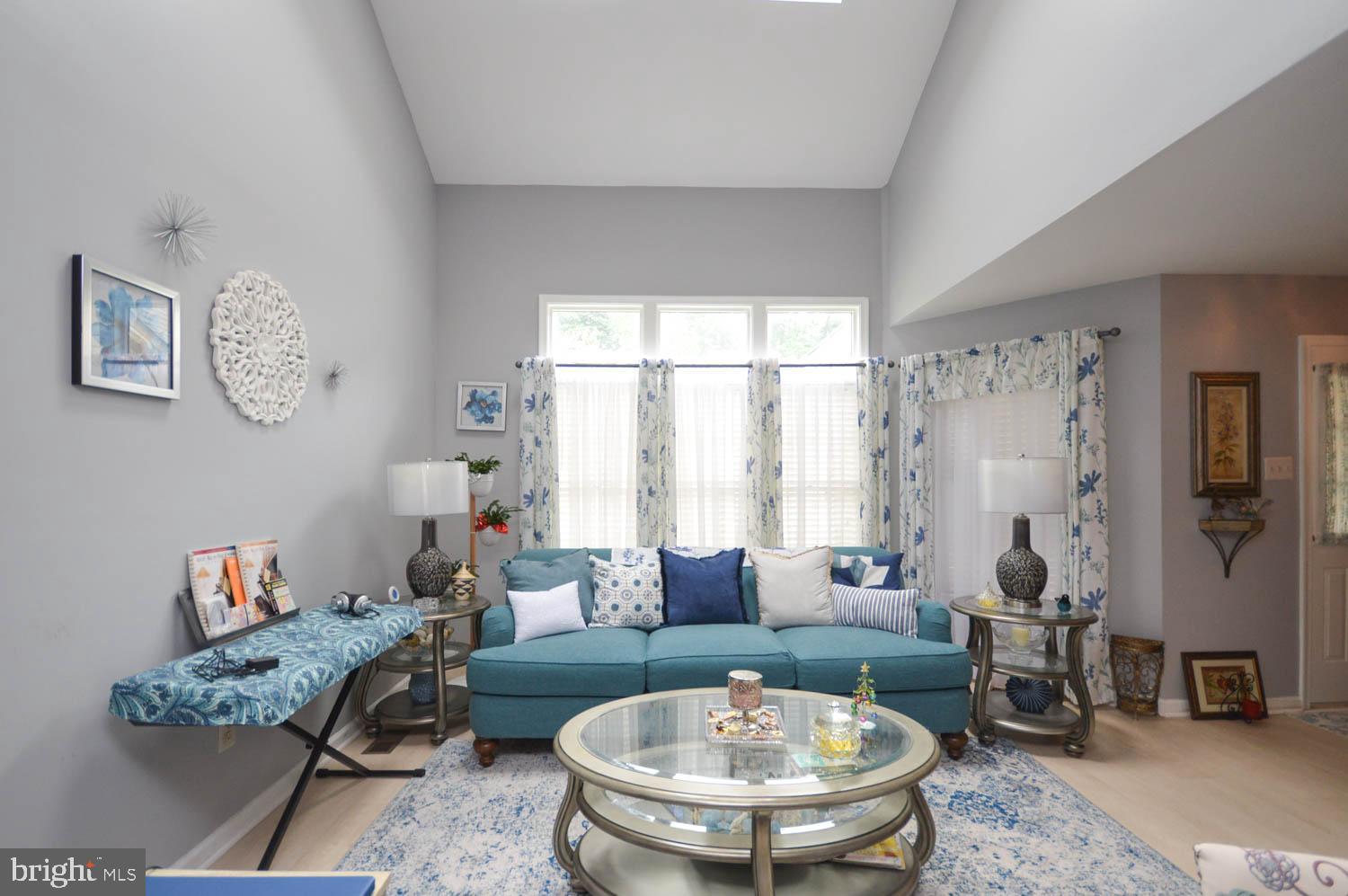 LAUREL LAKES PLAT 5 - Residential