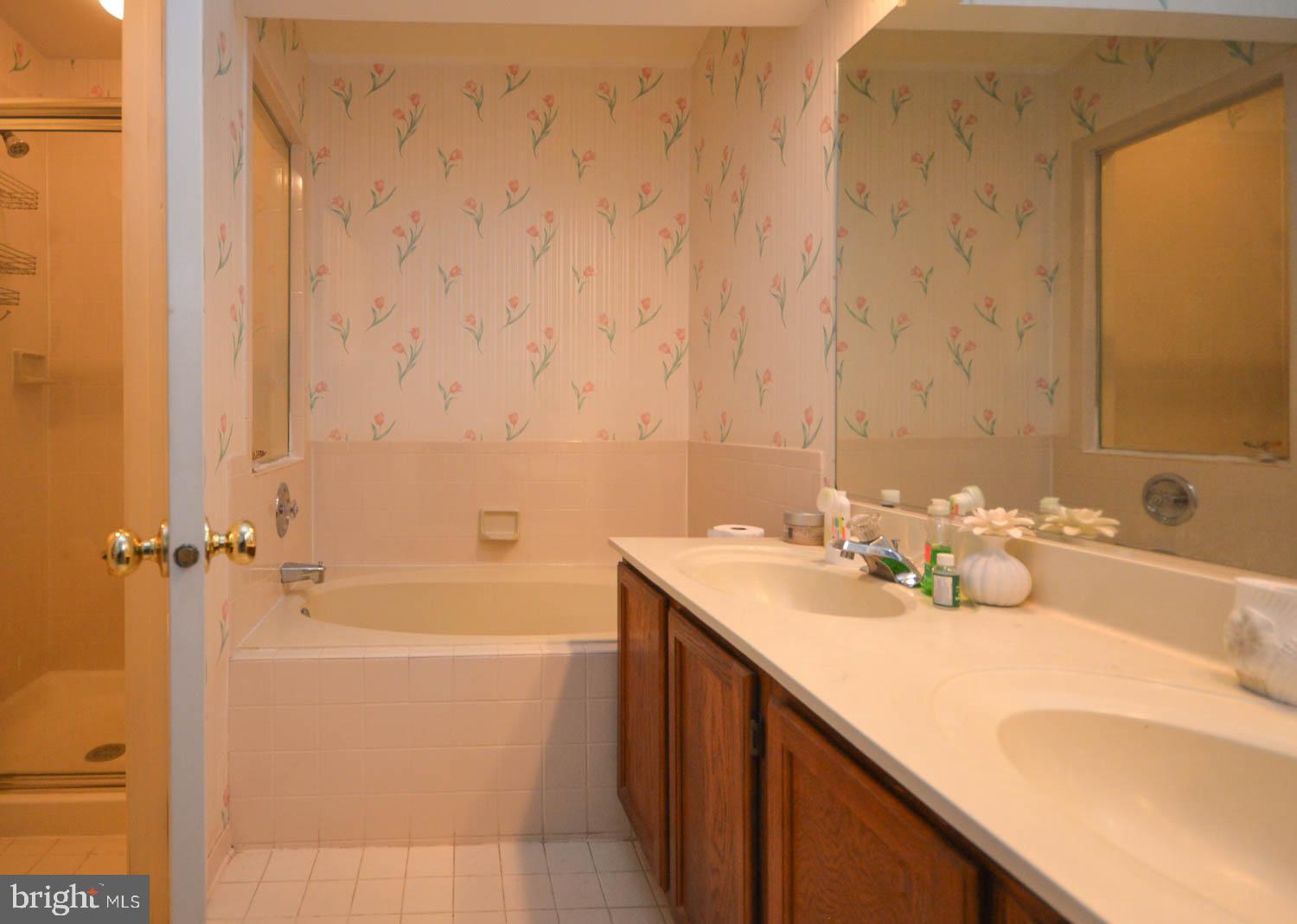 LAUREL LAKES PLAT 5 - Residential