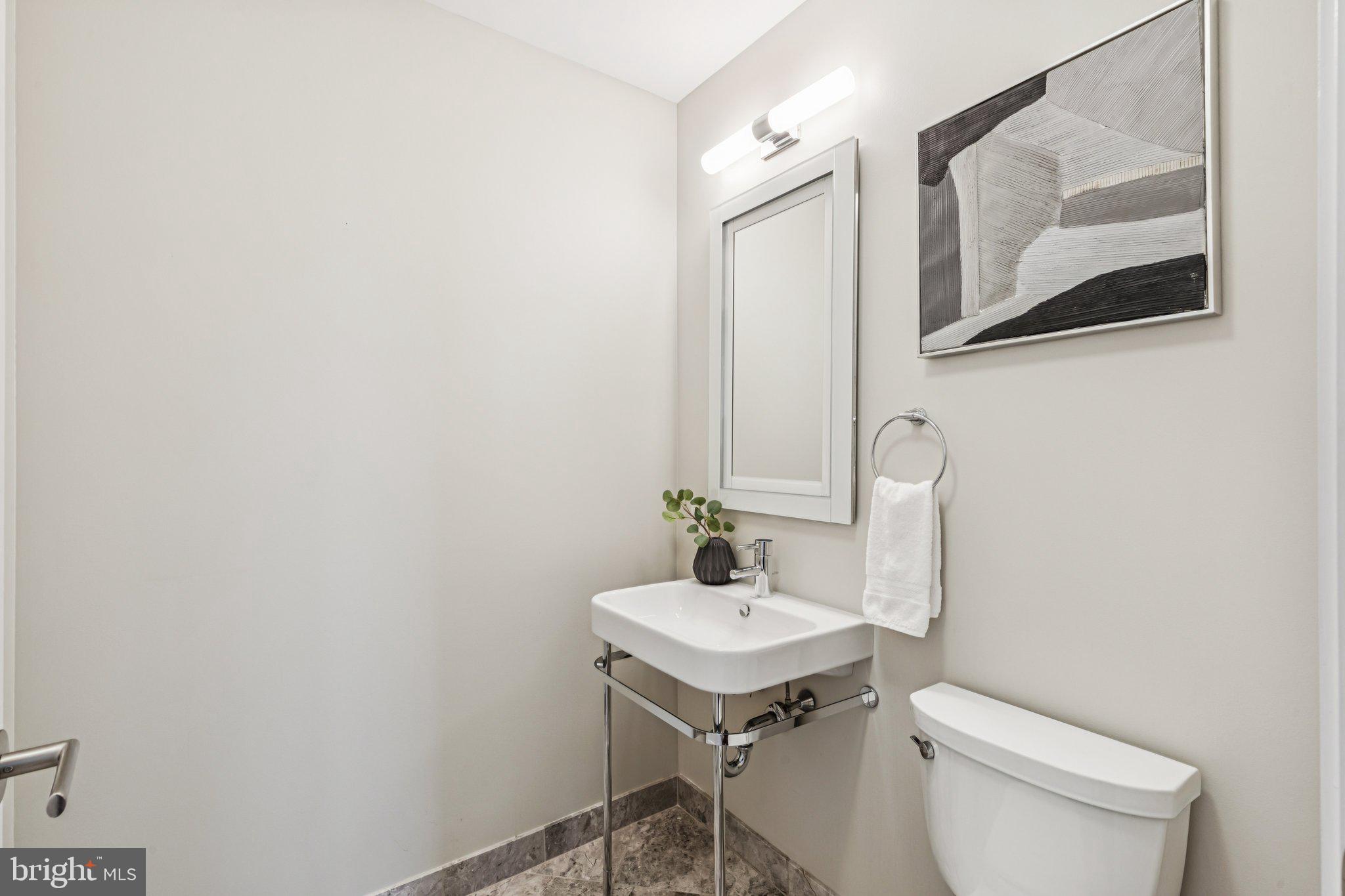 AVENUE OF THE ARTS - Residential