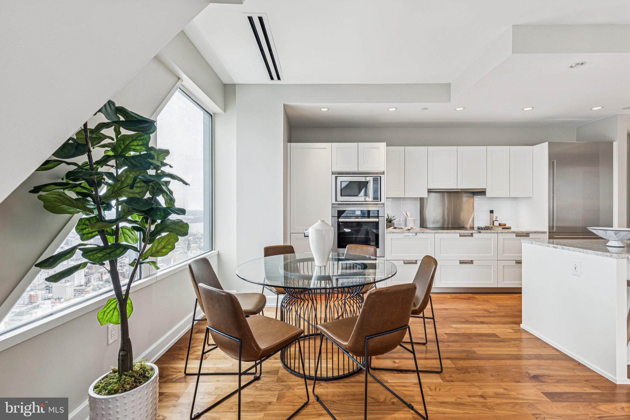 AVENUE OF THE ARTS - Residential