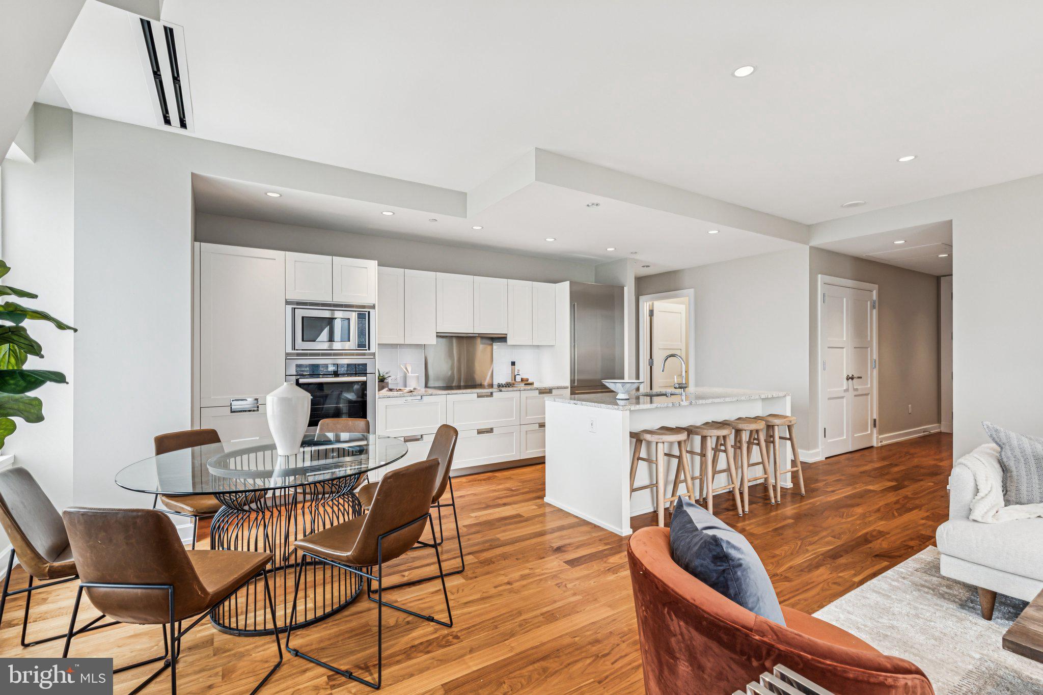 AVENUE OF THE ARTS - Residential