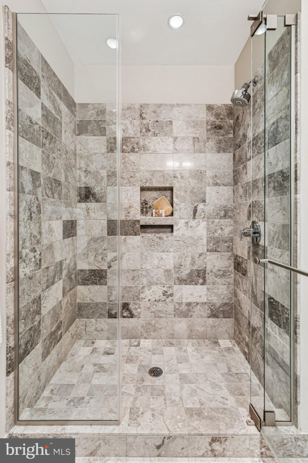 AVENUE OF THE ARTS - Residential