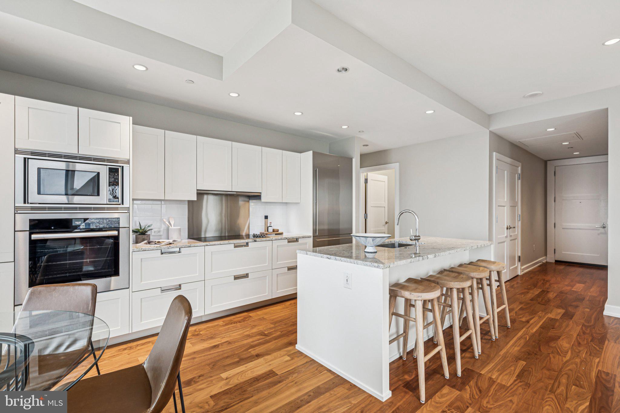 AVENUE OF THE ARTS - Residential