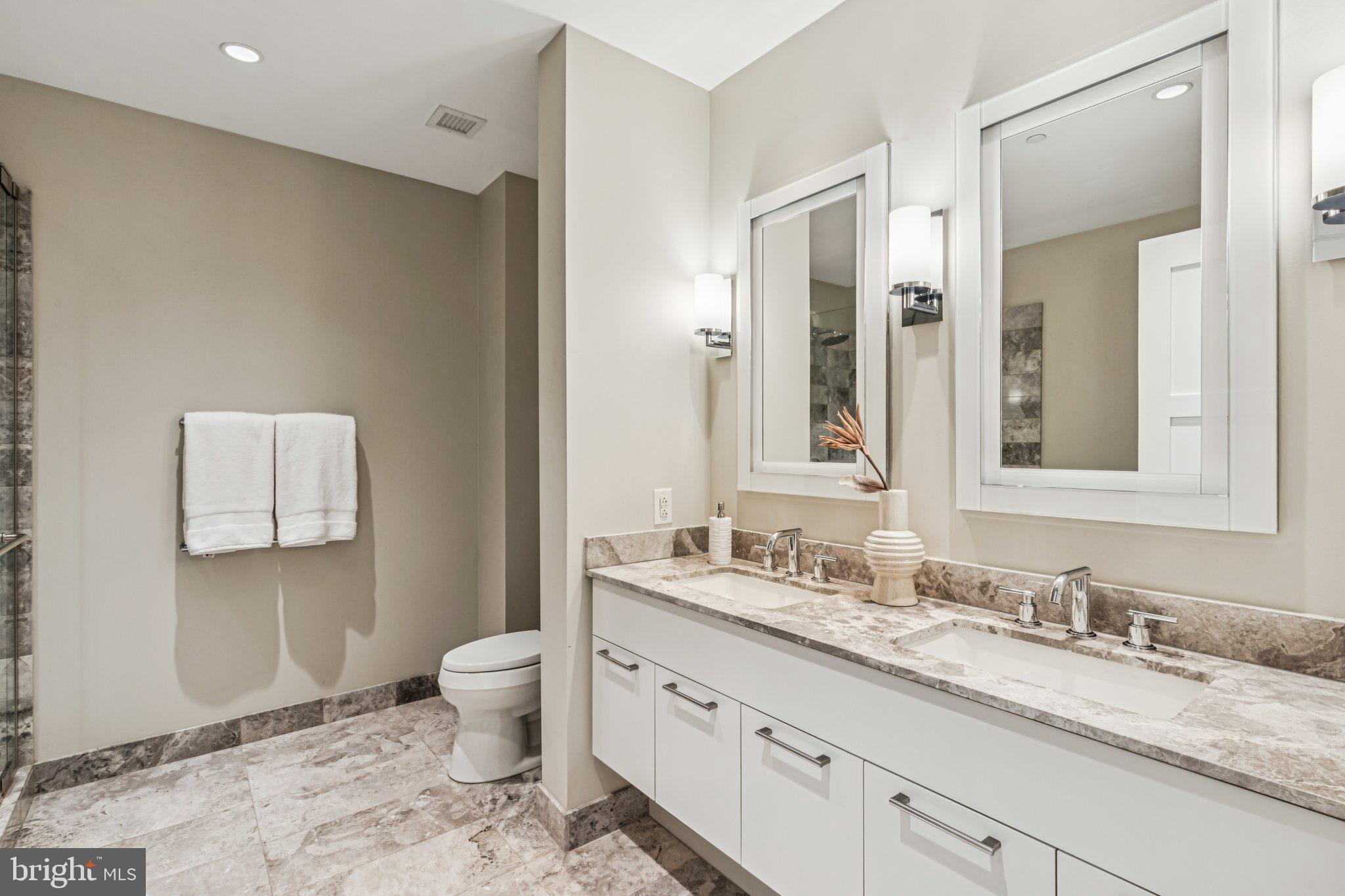 AVENUE OF THE ARTS - Residential