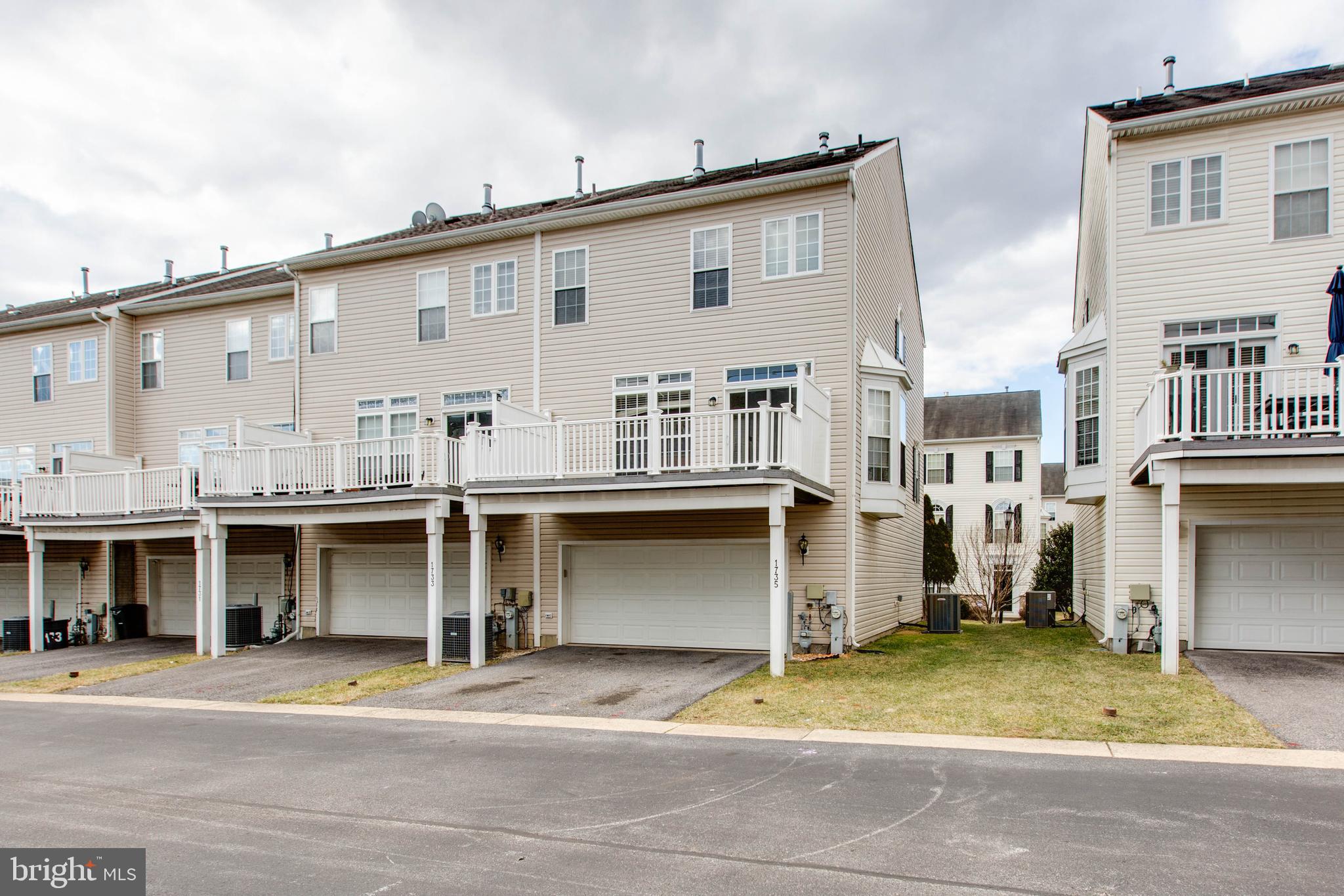 VILLAGES OF DORCHESTER - Residential Lease