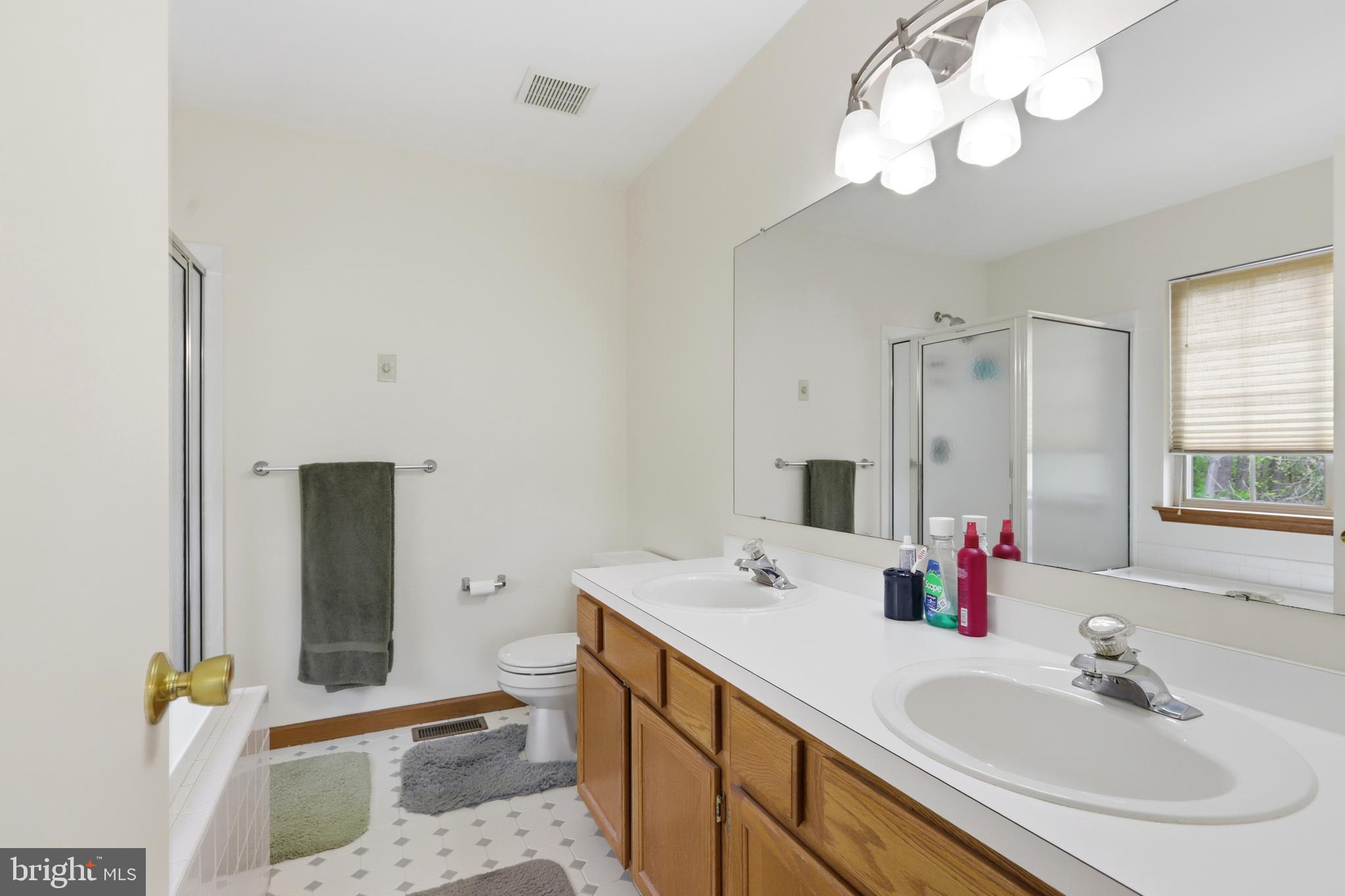 SALFORD POND - Residential