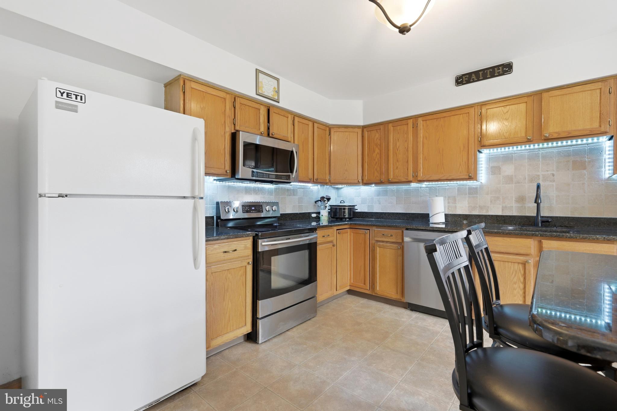 SALFORD POND - Residential