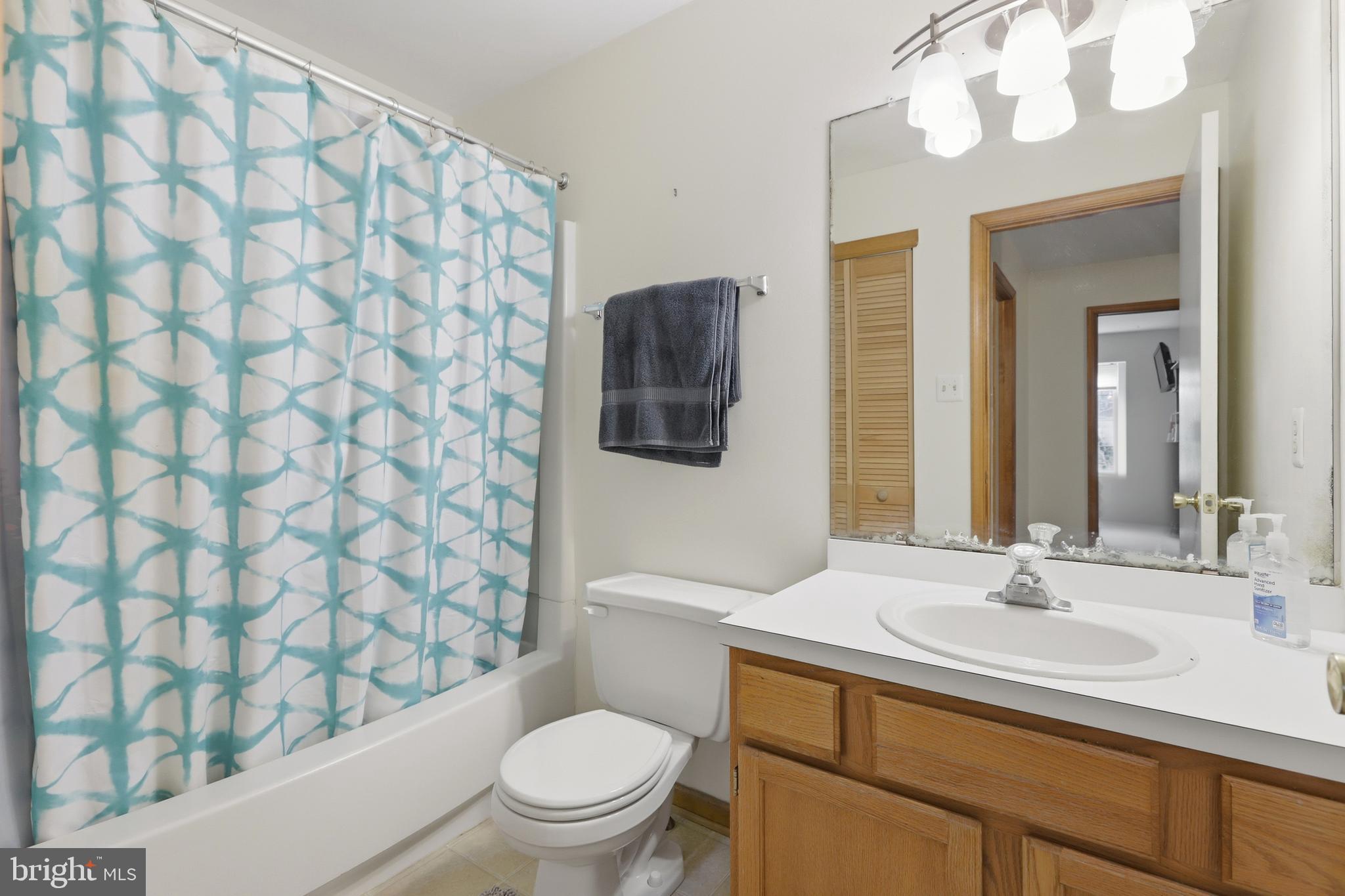 SALFORD POND - Residential