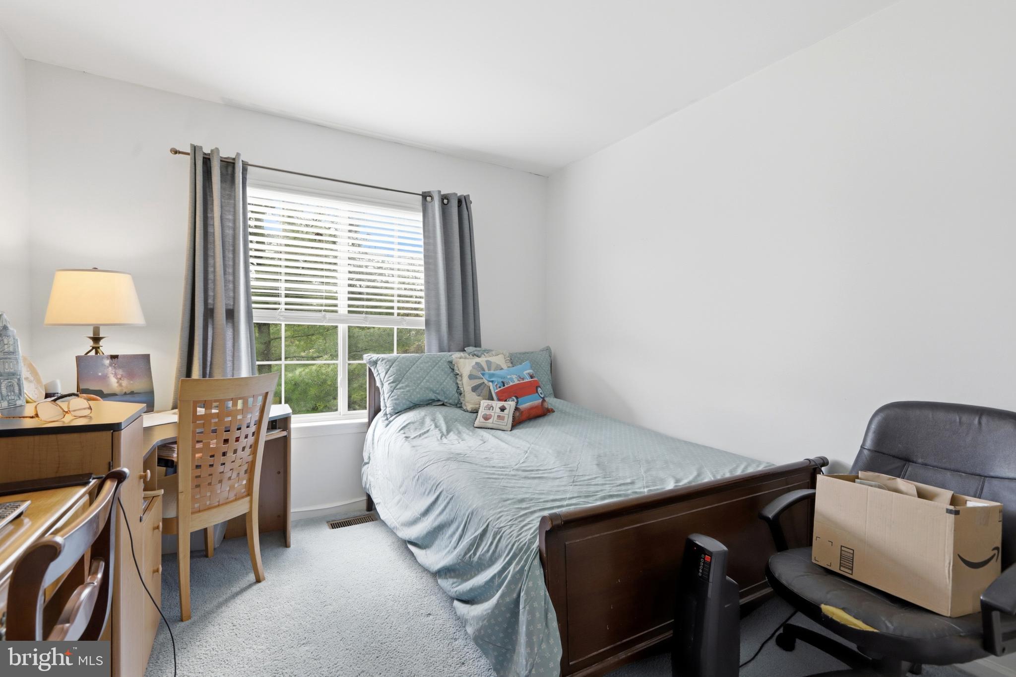 SALFORD POND - Residential