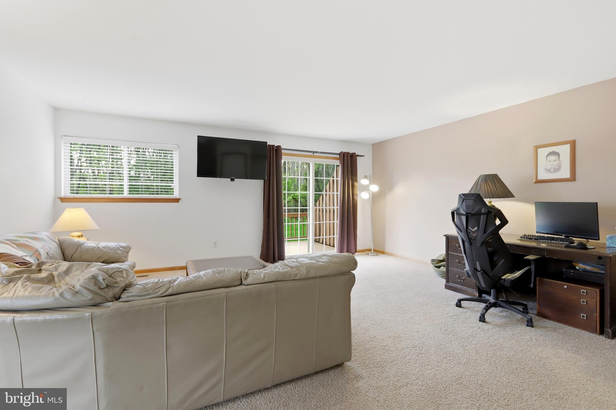 SALFORD POND - Residential