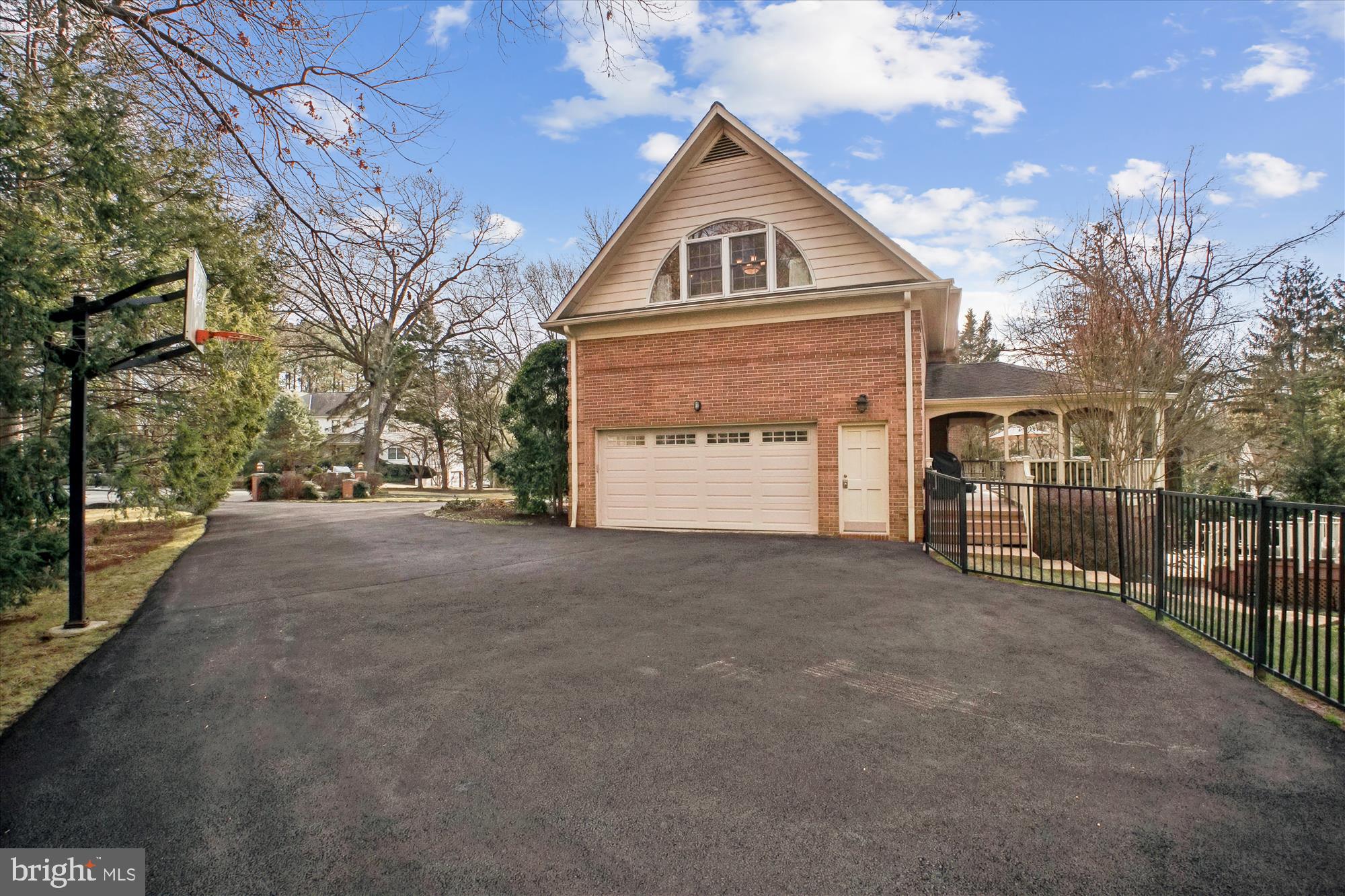 SUMMERWOOD - Residential