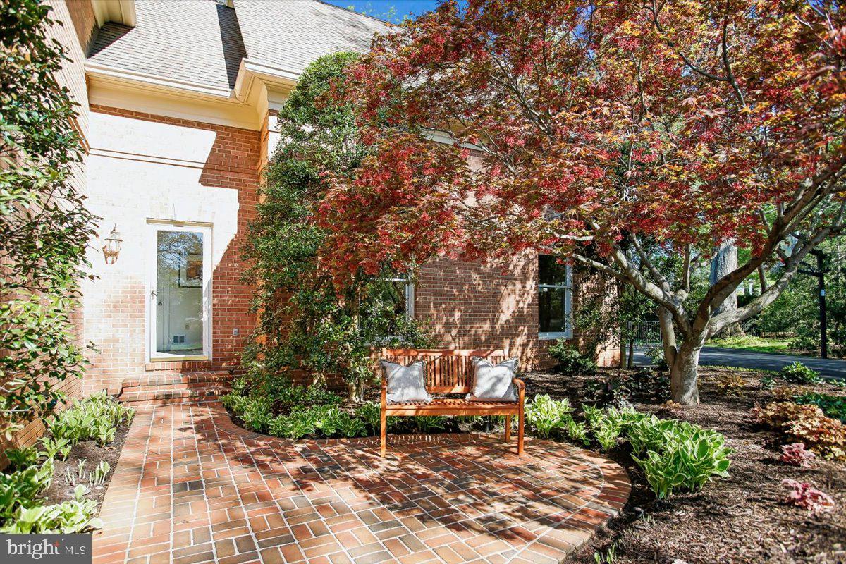 SUMMERWOOD - Residential