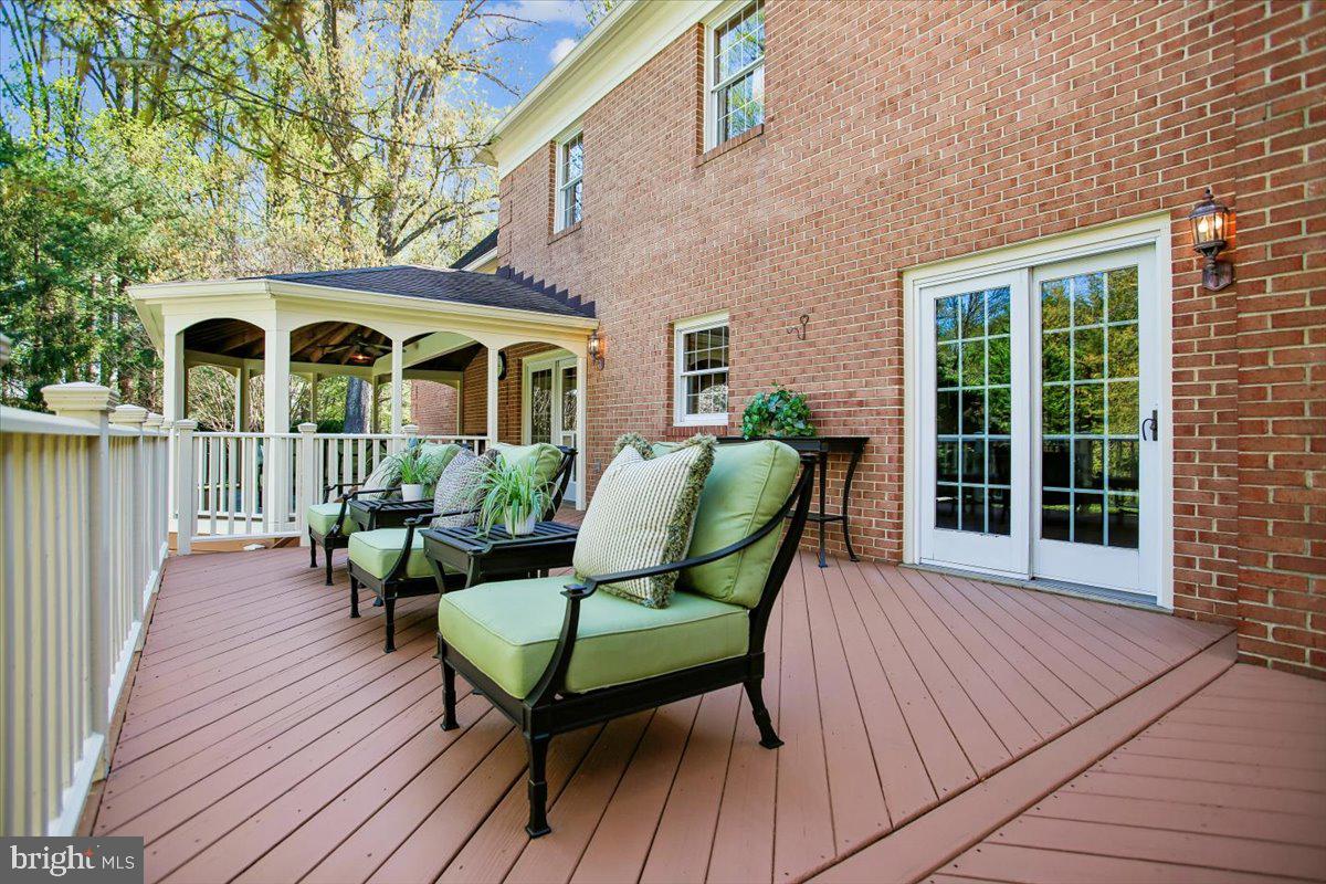 SUMMERWOOD - Residential