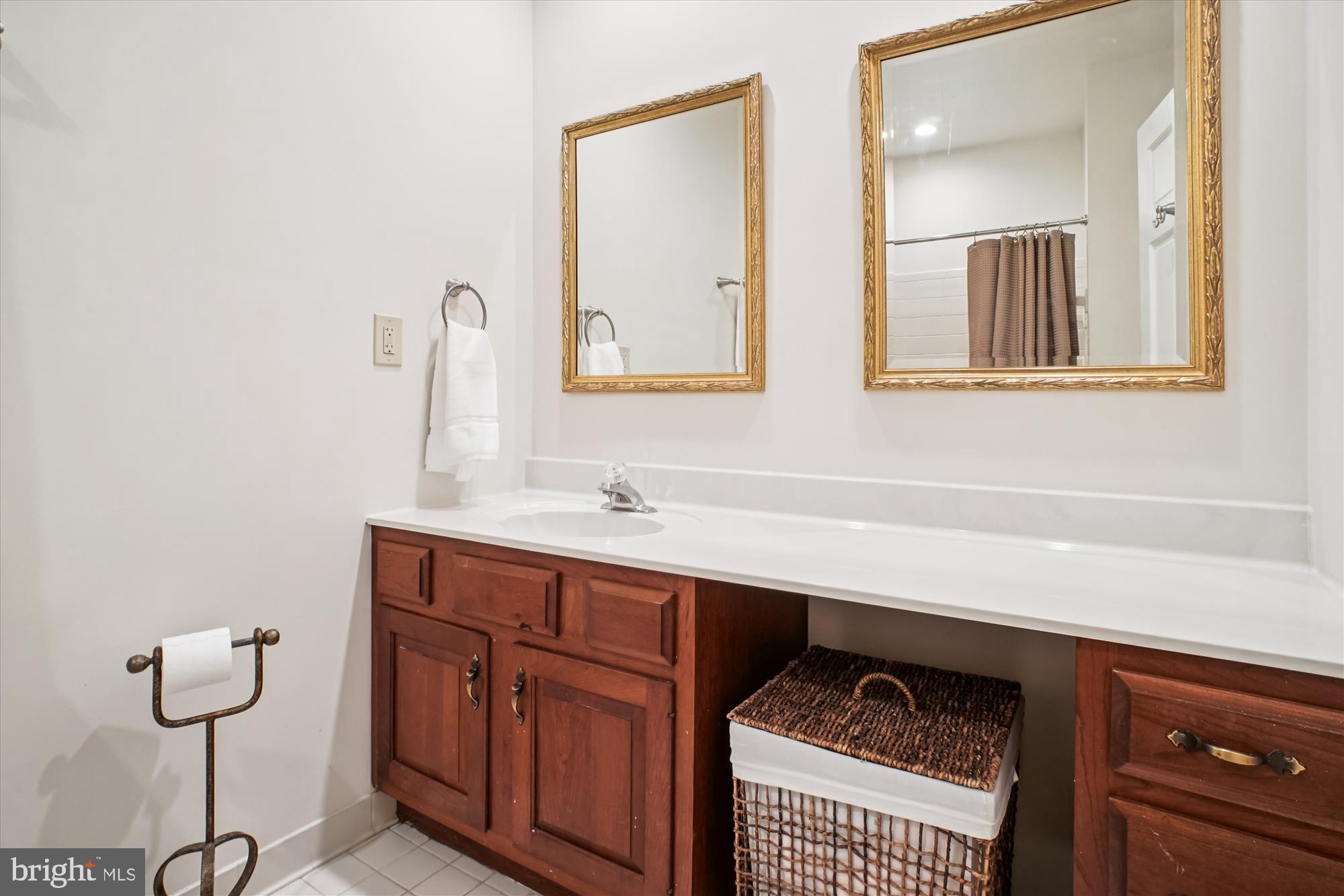 SUMMERWOOD - Residential