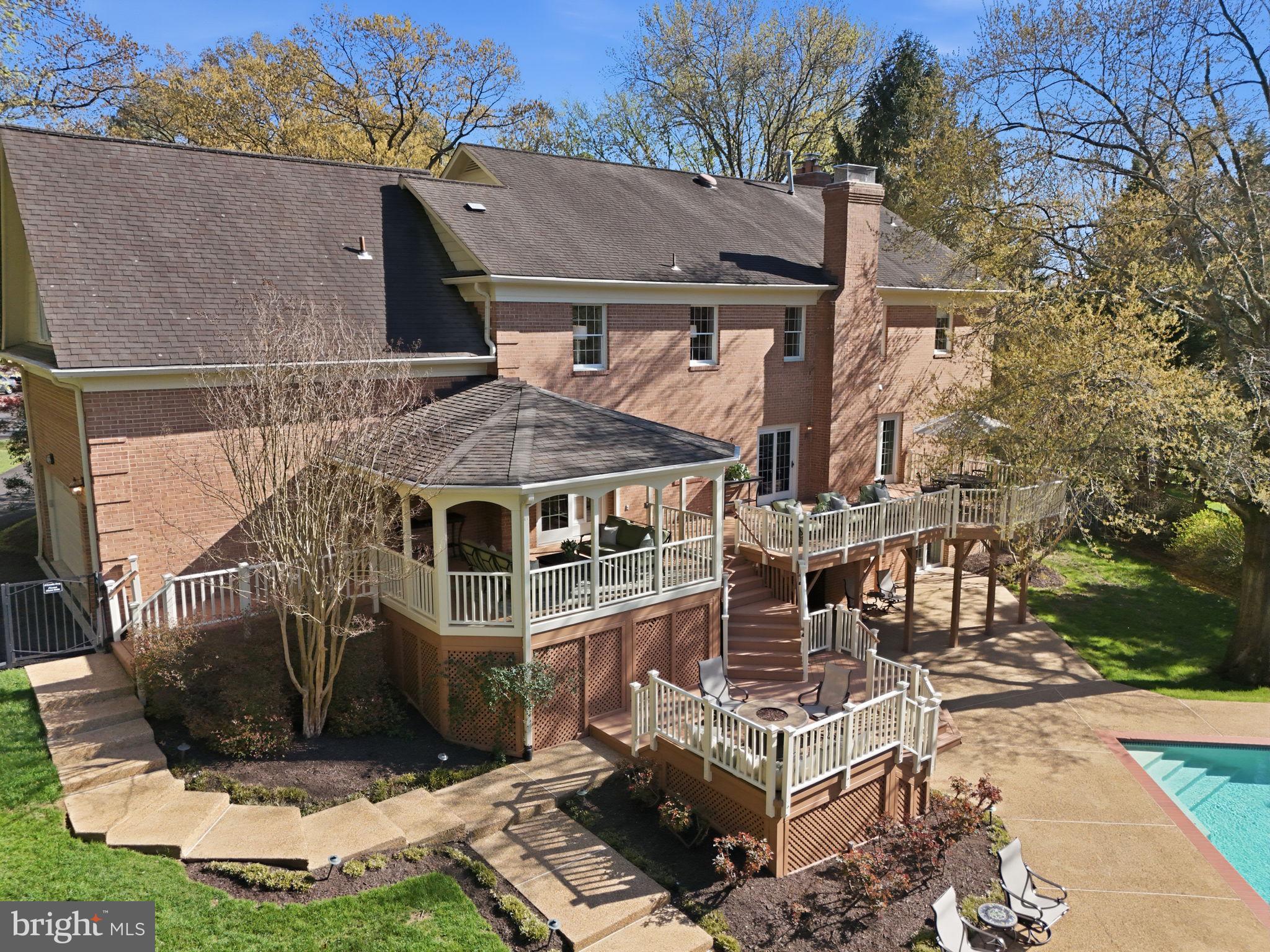 SUMMERWOOD - Residential