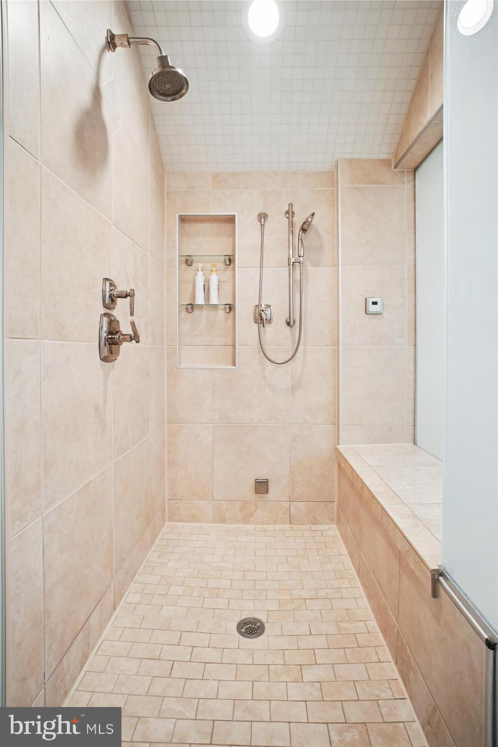 SUMMERWOOD - Residential