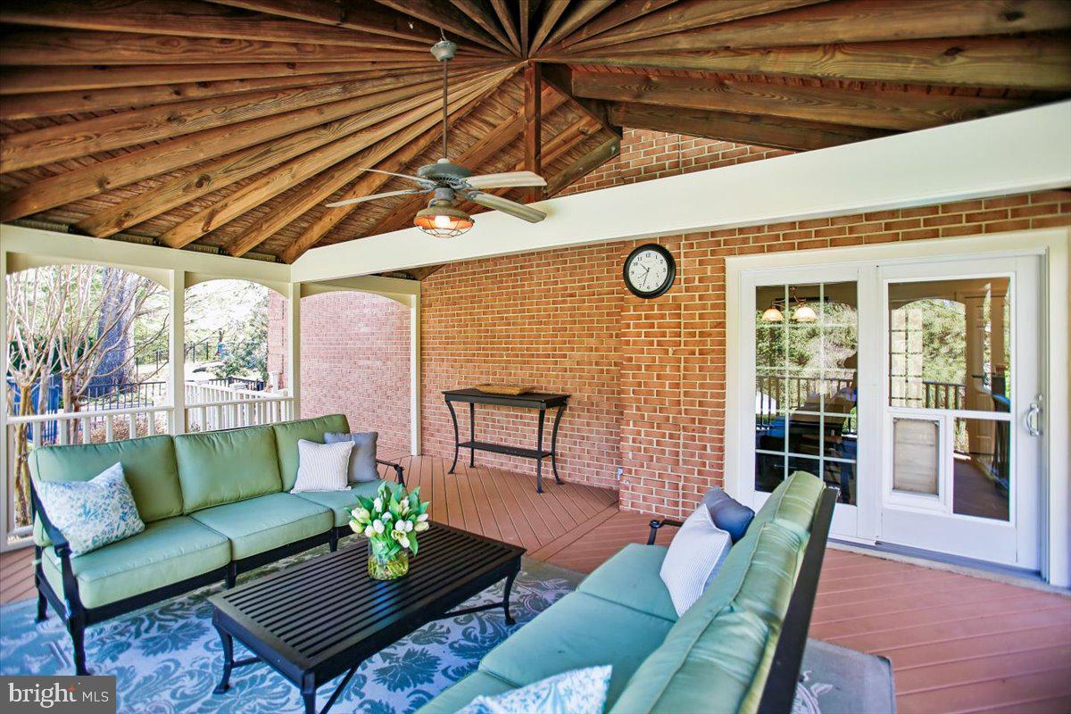 SUMMERWOOD - Residential