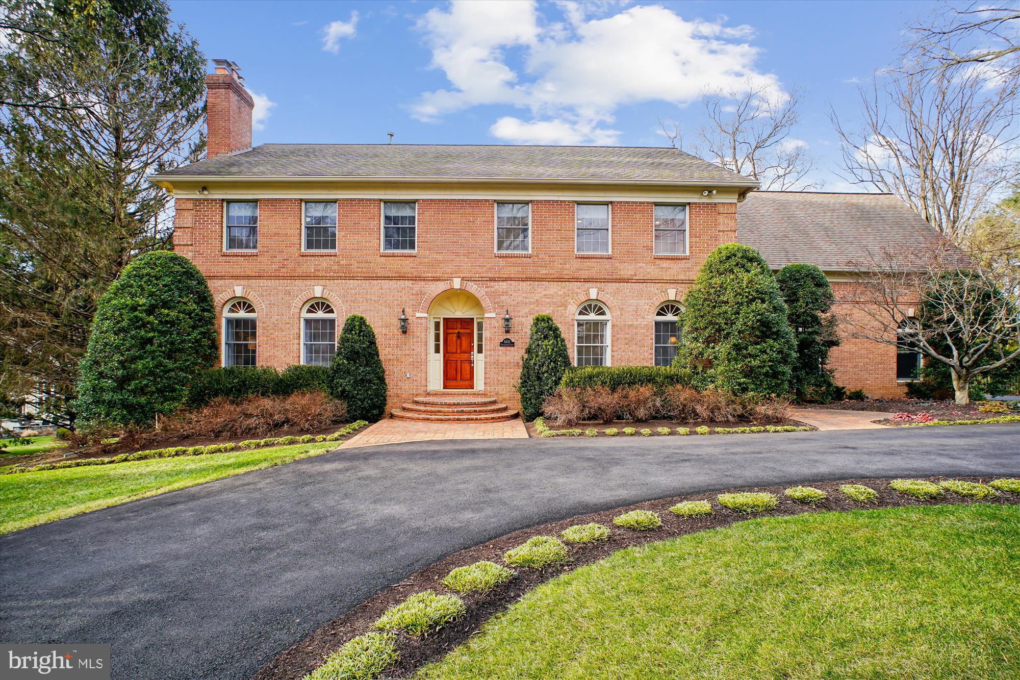 8405 HONEYWOOD COURT